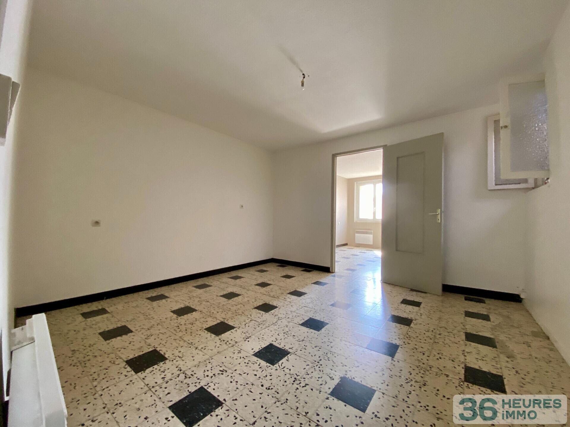 Immeuble à rénover 5 apt + terrain constructible