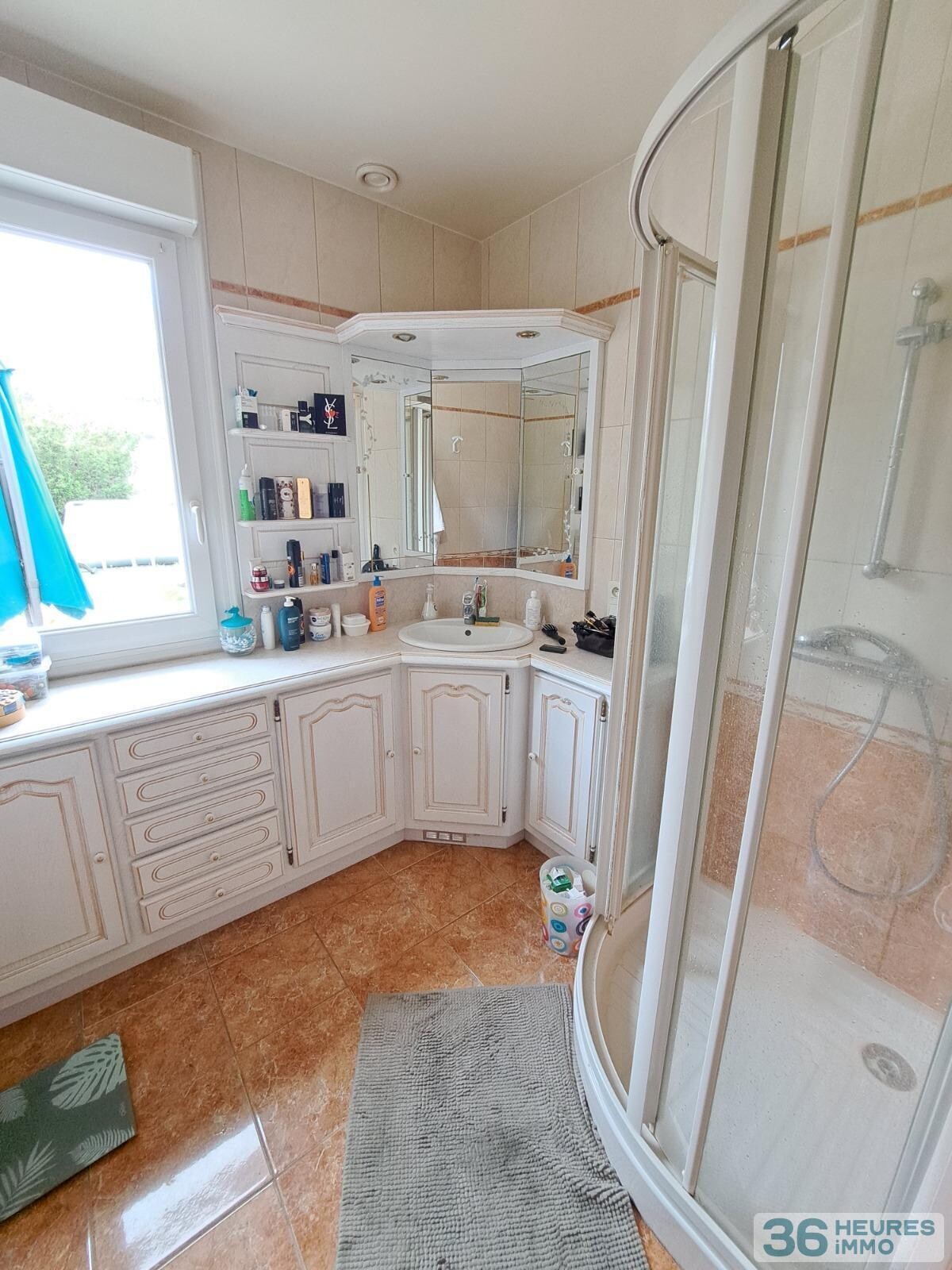 5 MIN HOPITAL - QUARTIER BOUSSINIERE - PLAIN PIED AVEC GARAGE 