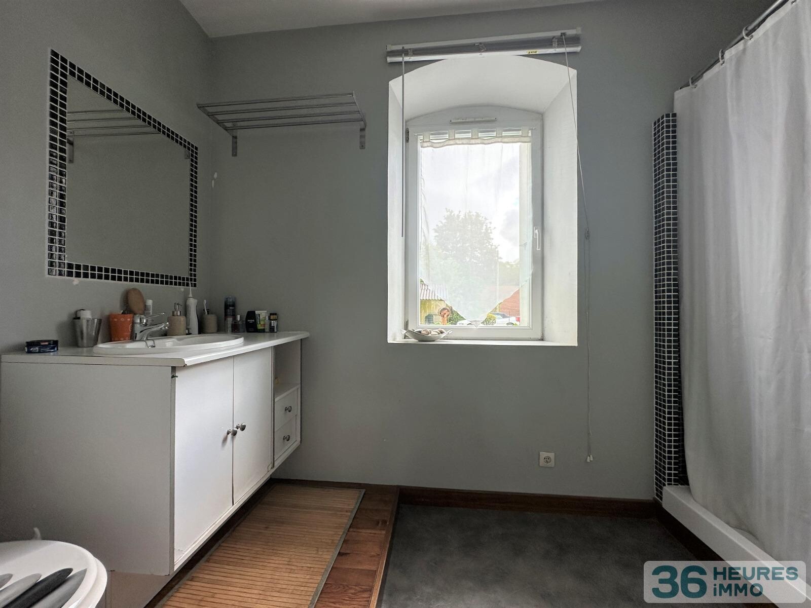 A GUENGAT - Maisonnette de 57m² s/ 747 m² de terrain 