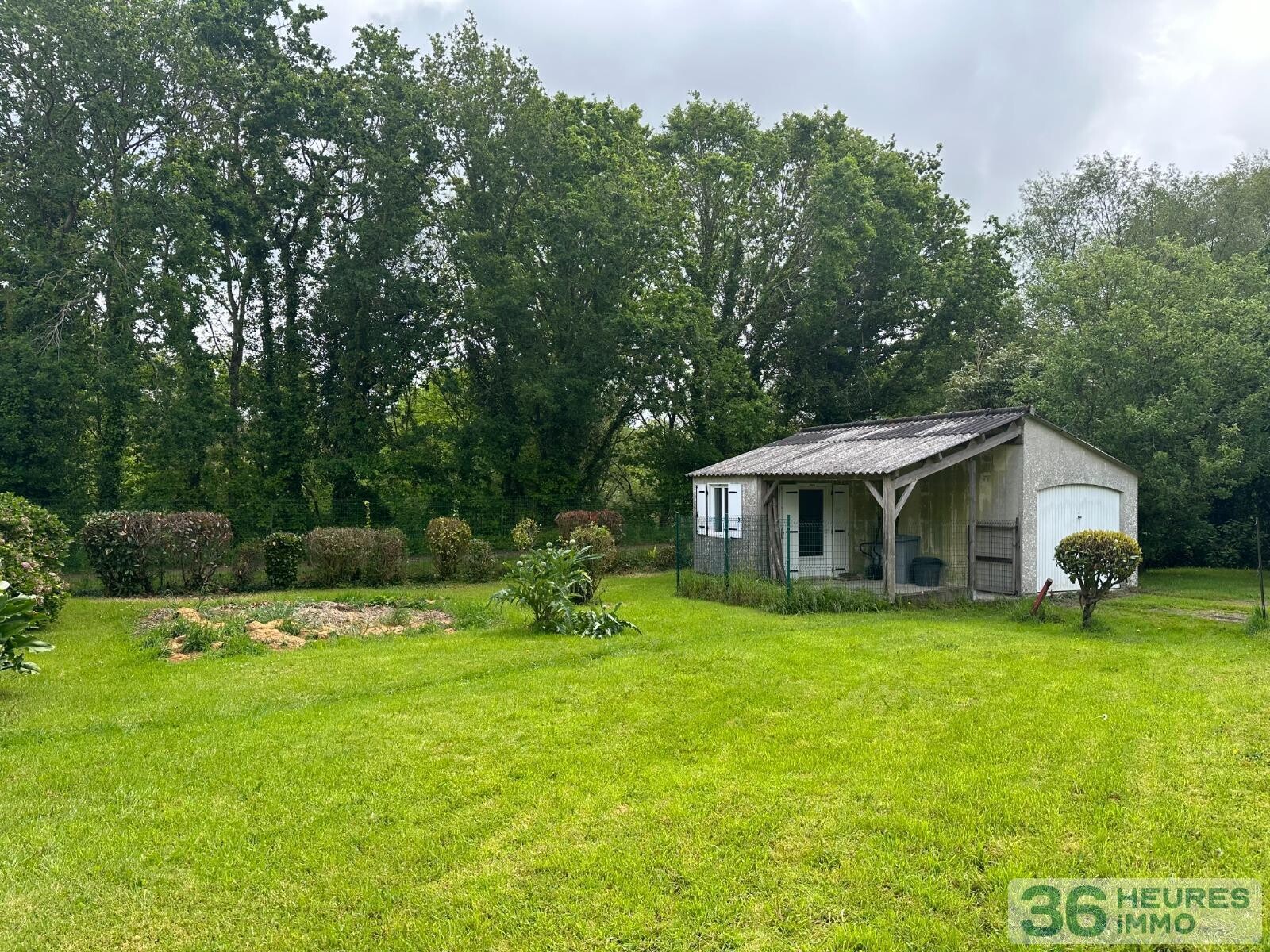 A GUENGAT - Maisonnette de 57m² s/ 747 m² de terrain 