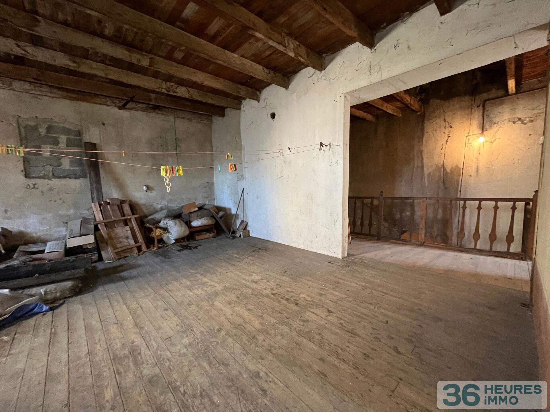 MAISON DE VILLAGE 6 PIÈCES D'ENVIRON 150 M² AVEC TERRASSE