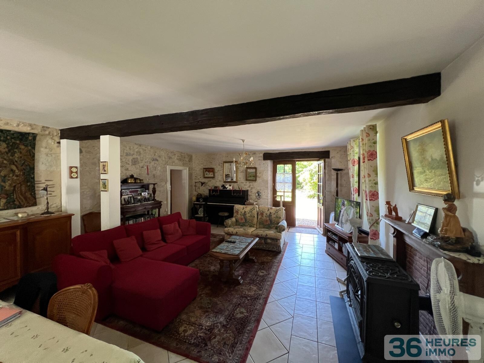MAISON EN PIERRES