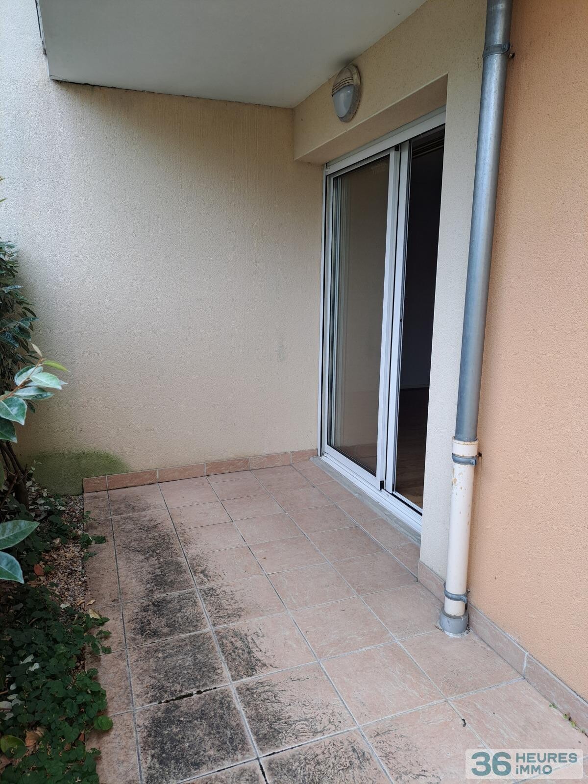 APPARTEMENT 2 CHAMBRES AVEC TERRASSE ET PARKING 