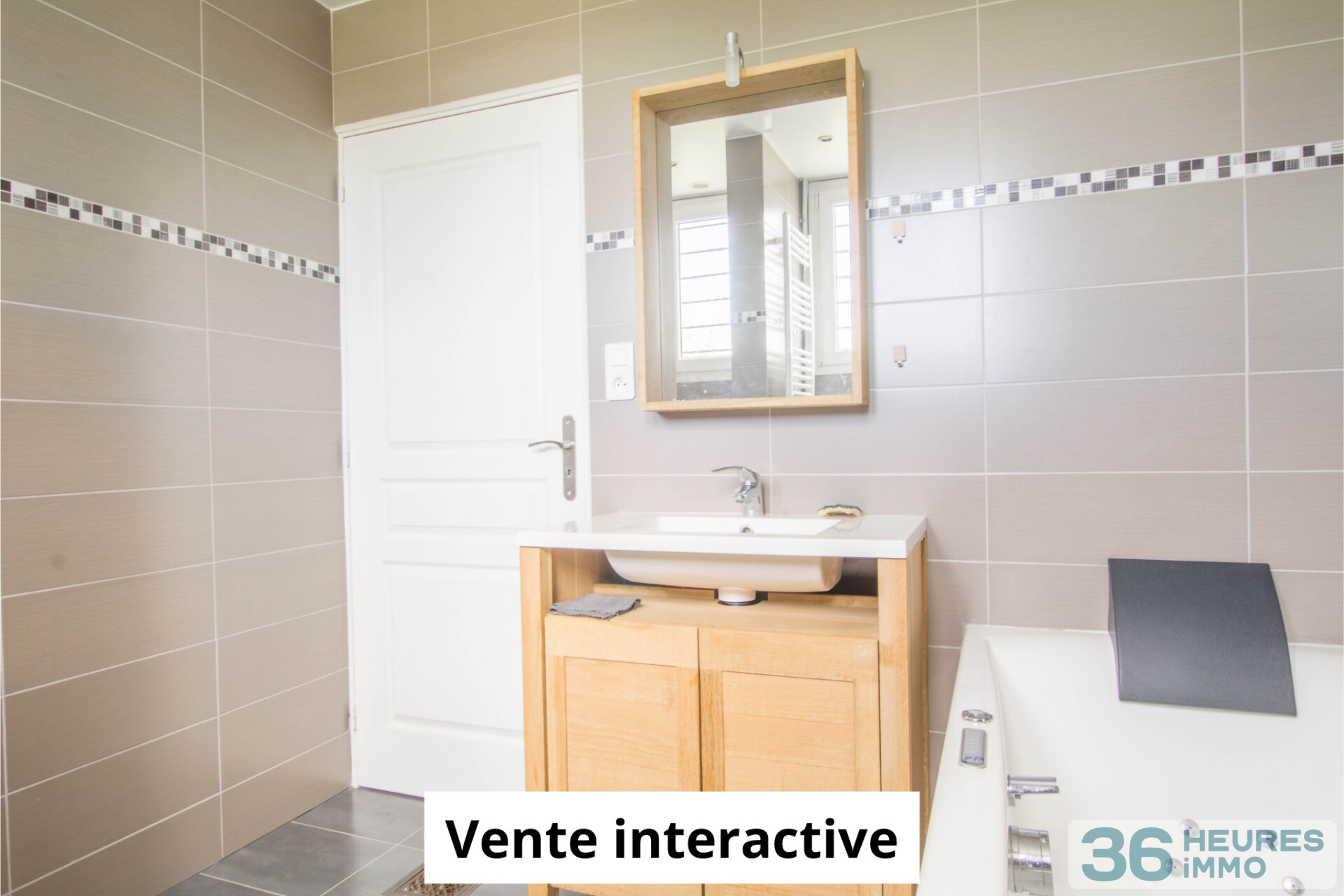 *** MAISON INDIVIDUELLE AVEC VUE SUR LA TOUR DE MONTLHERY - PROCHE DE TOUTES COMMODITES - BOX EN SOUS SOL ***