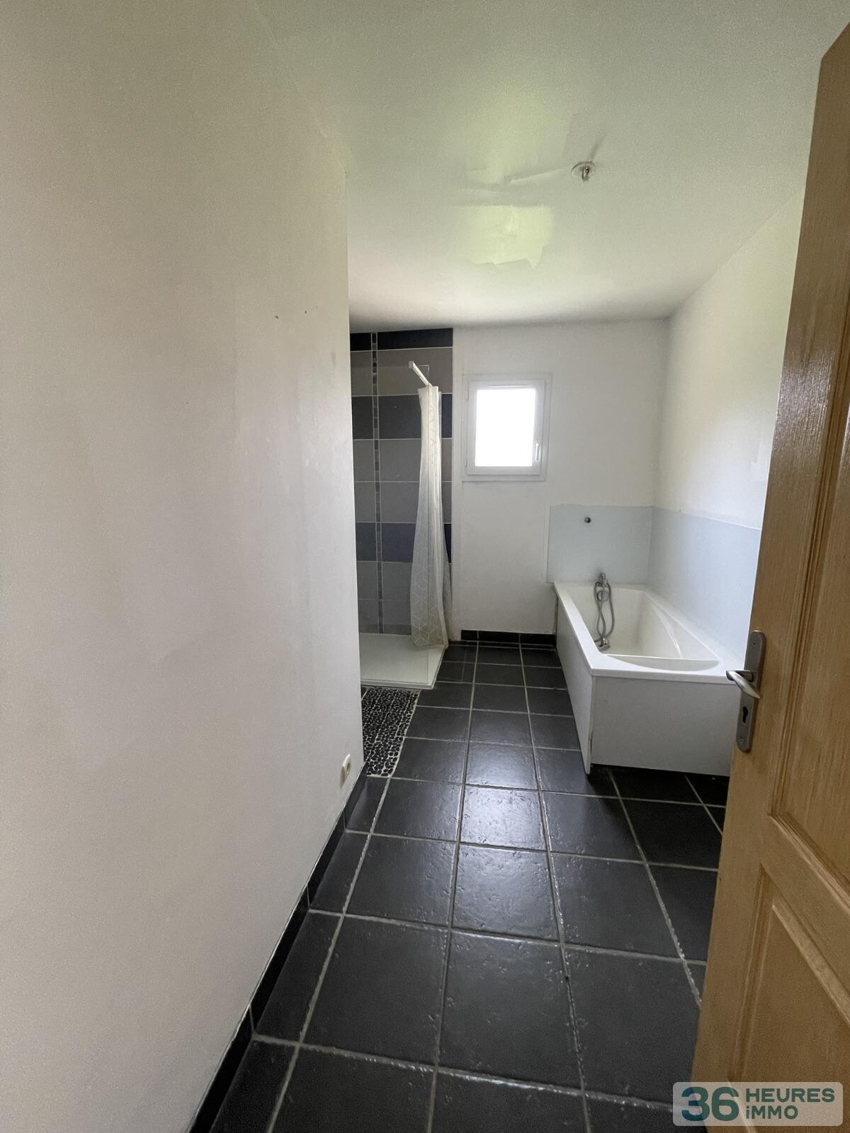 MAISON de plain pied de type 5 construite en 2007 