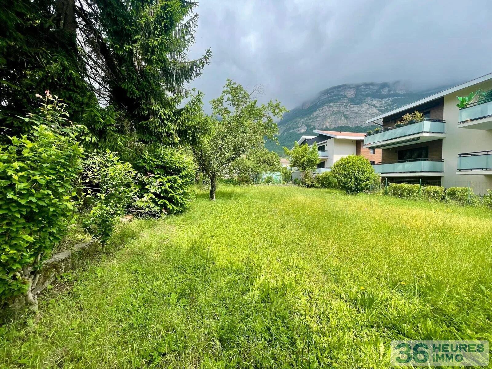 Bernin, maison en centre-ville sur terrain de 1100 m²