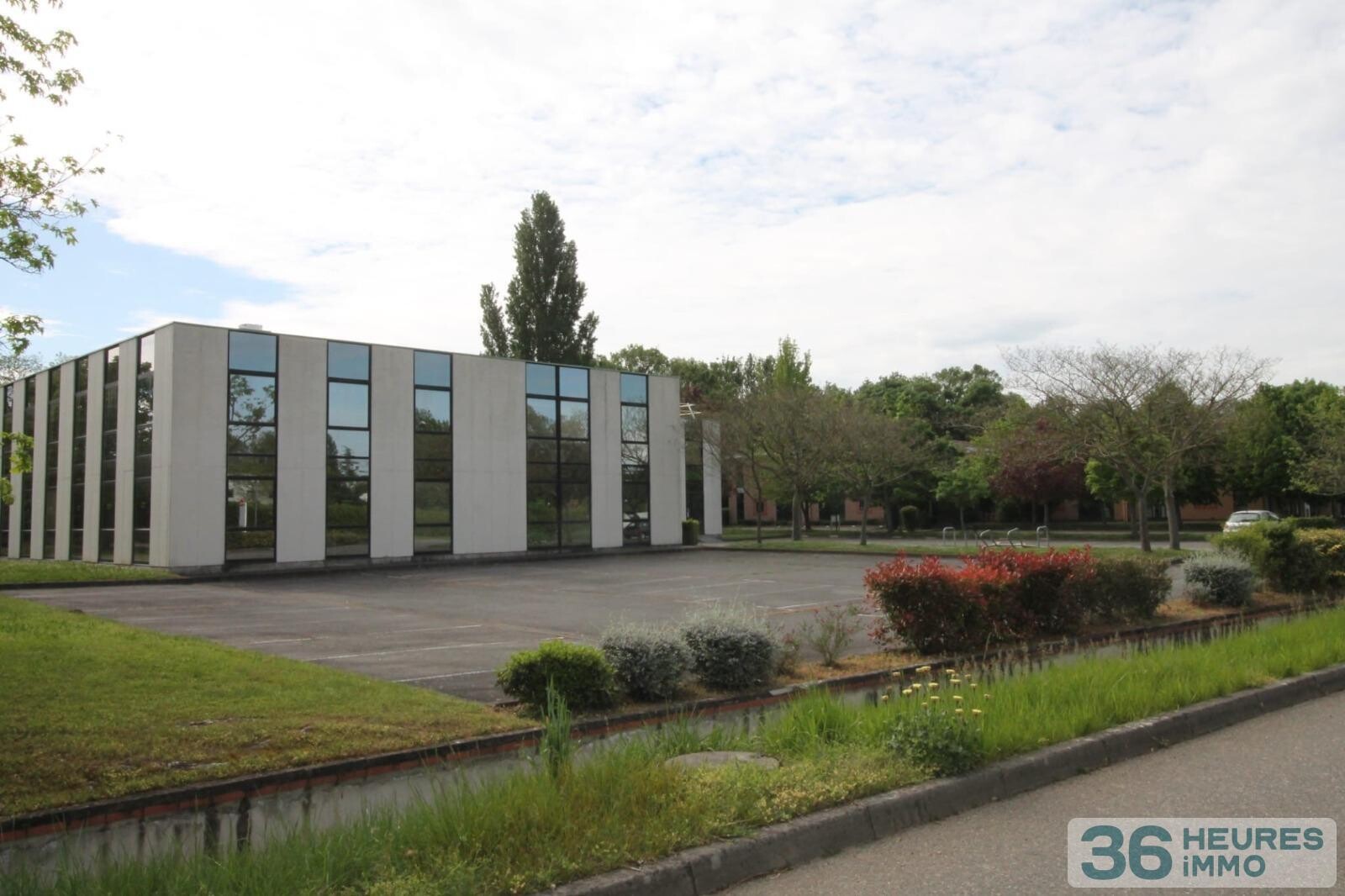 Locaux à usage de bureau 888 m²