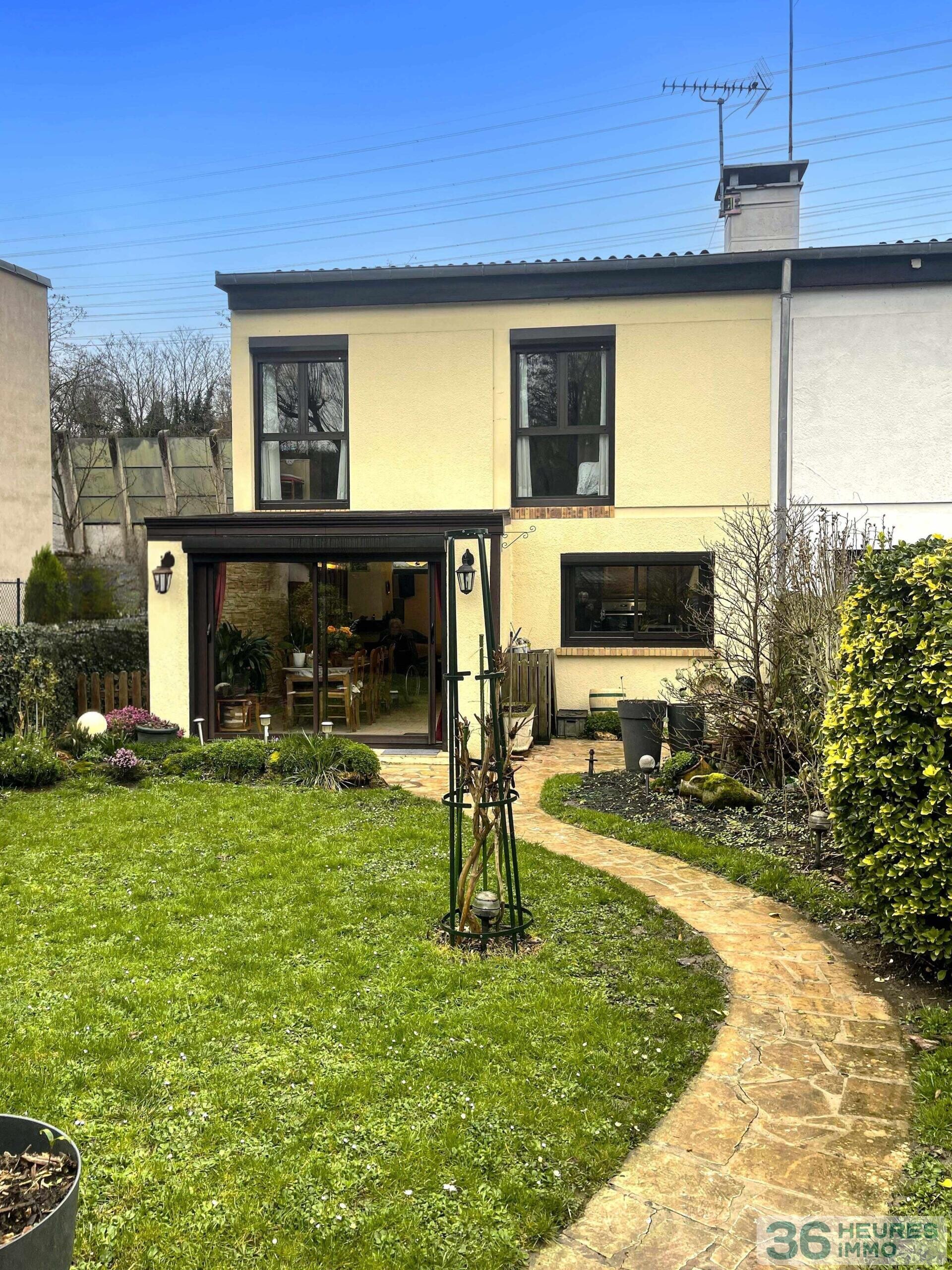 Maison de 94 m² sur une parcelle de 262 m² à Bievres