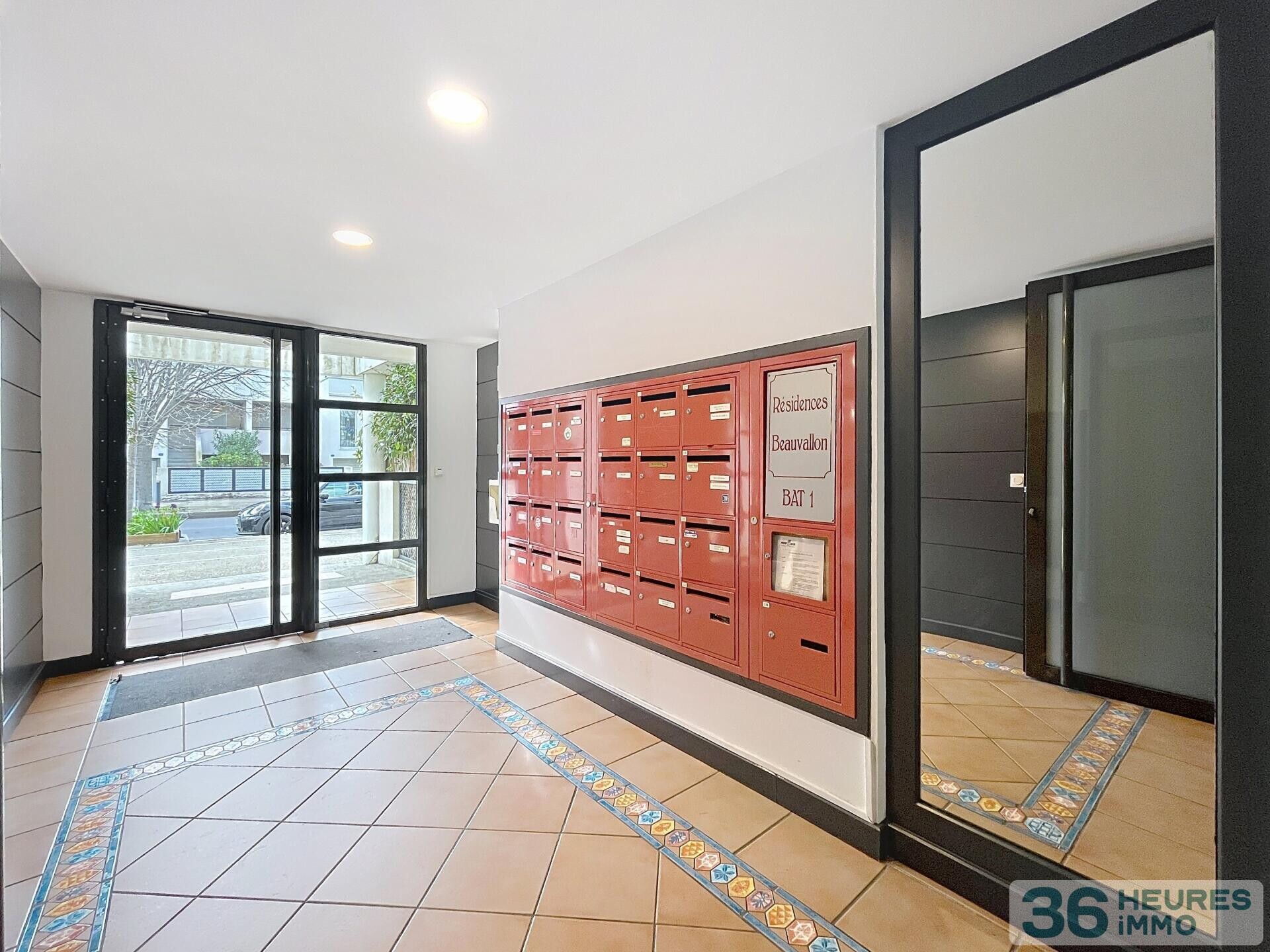 Dernier étage résidence 2002 F4 de 107 m² avec terrasse de 109 m², deux garage et parking