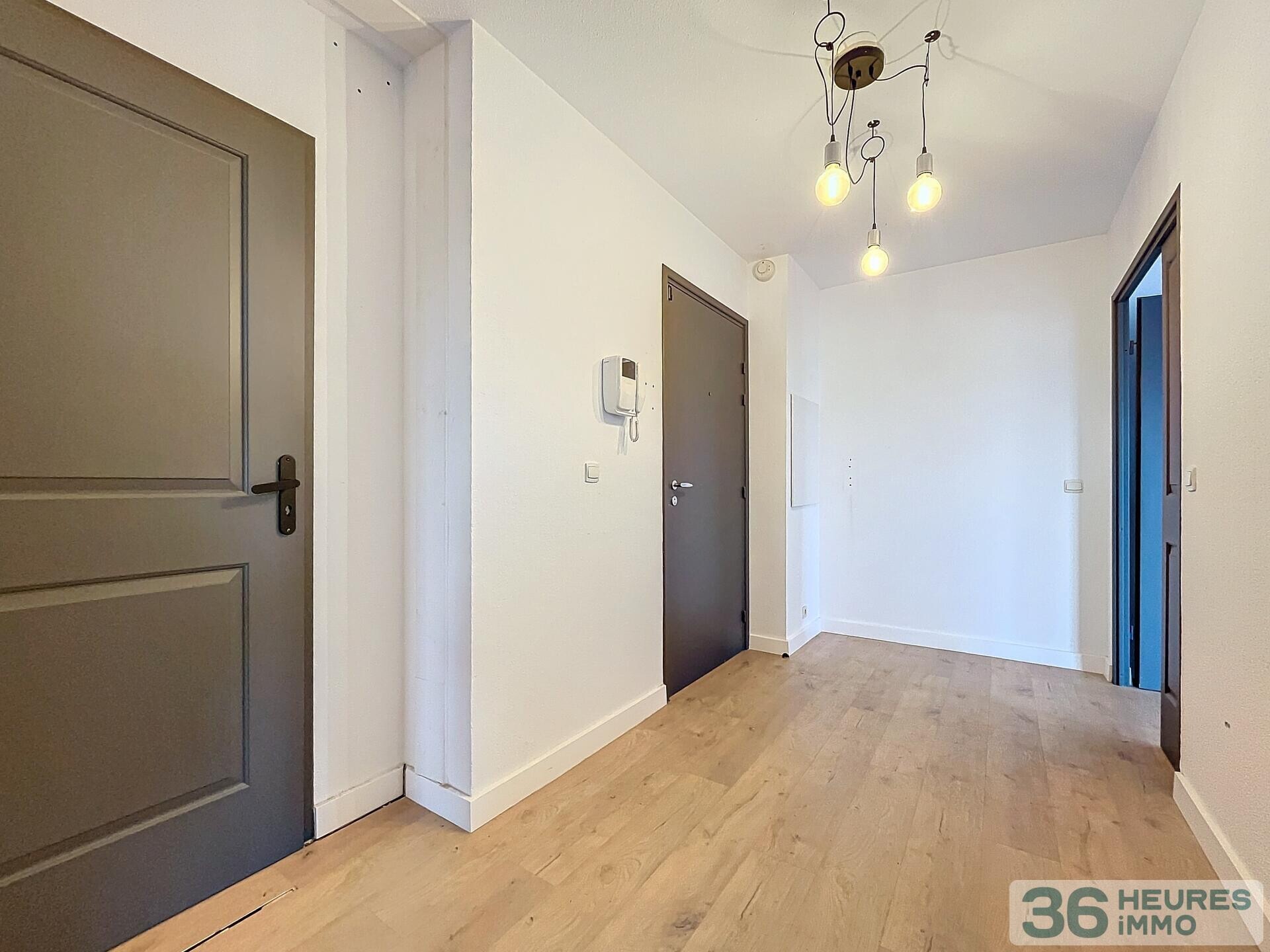 Dernier étage résidence 2002 F4 de 107 m² avec terrasse de 109 m², deux garage et parking