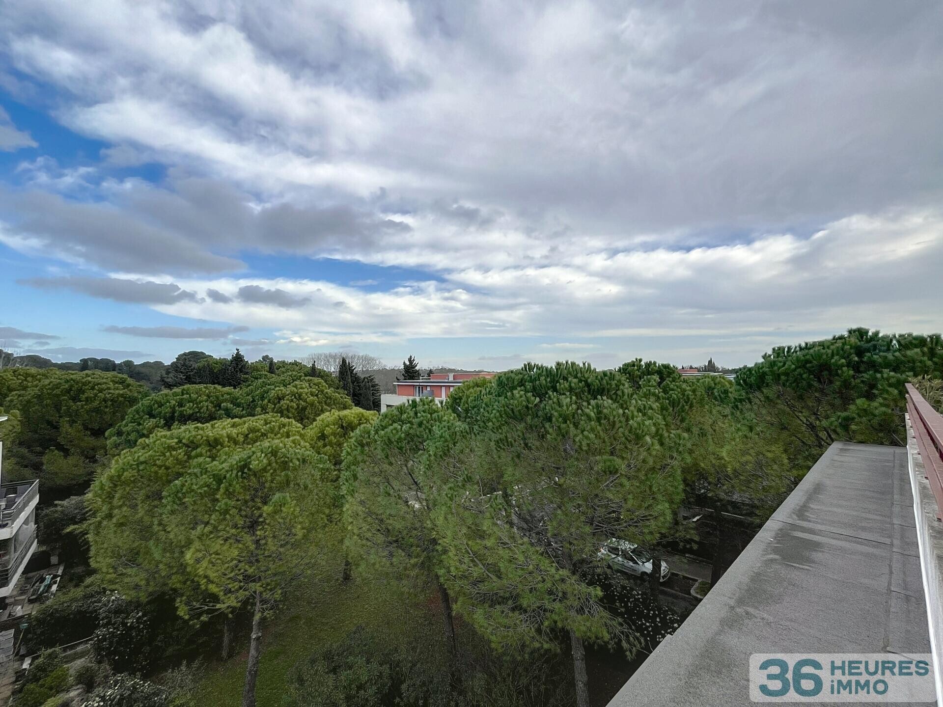 Dernier étage résidence 2002 F4 de 107 m² avec terrasse de 109 m², deux garage et parking