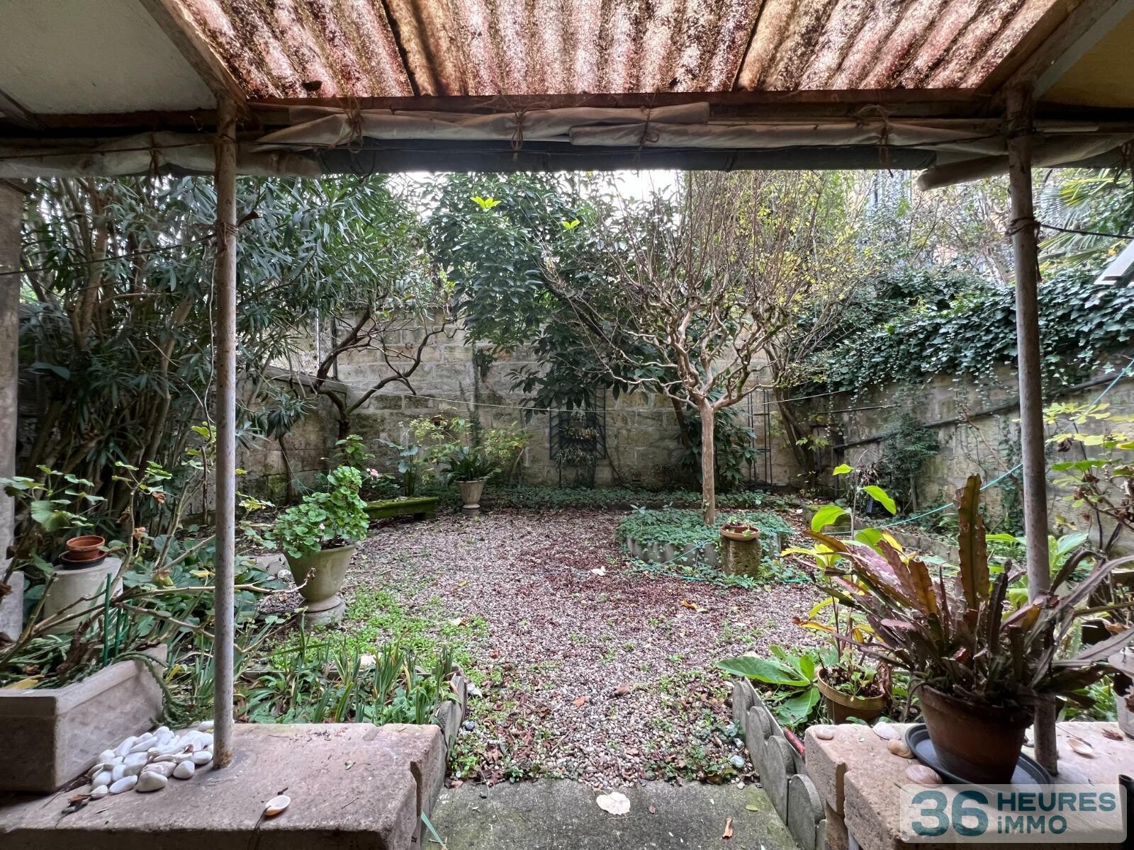 MAISON AVEC JARDIN ET GARAGE