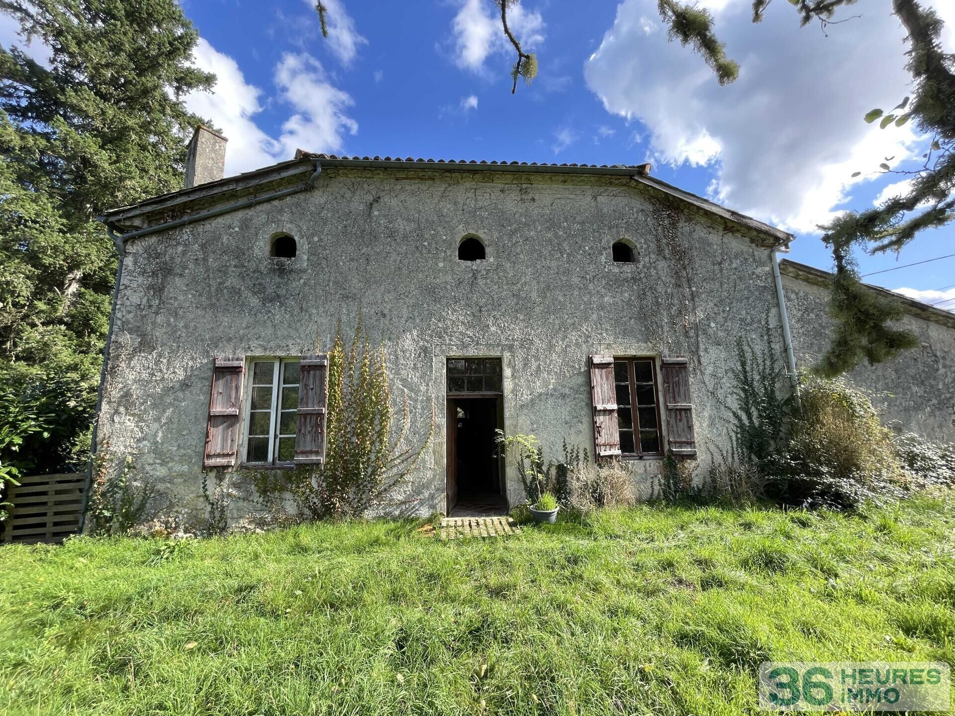 Maison de caractère en pierre de 163m2 à restaurer
