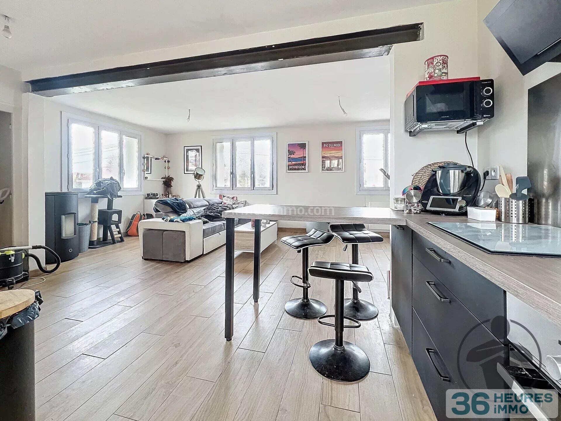 MAISON EN CENTRE-VILLE AVEC SOUS-SOL ET DÉPENDANCE