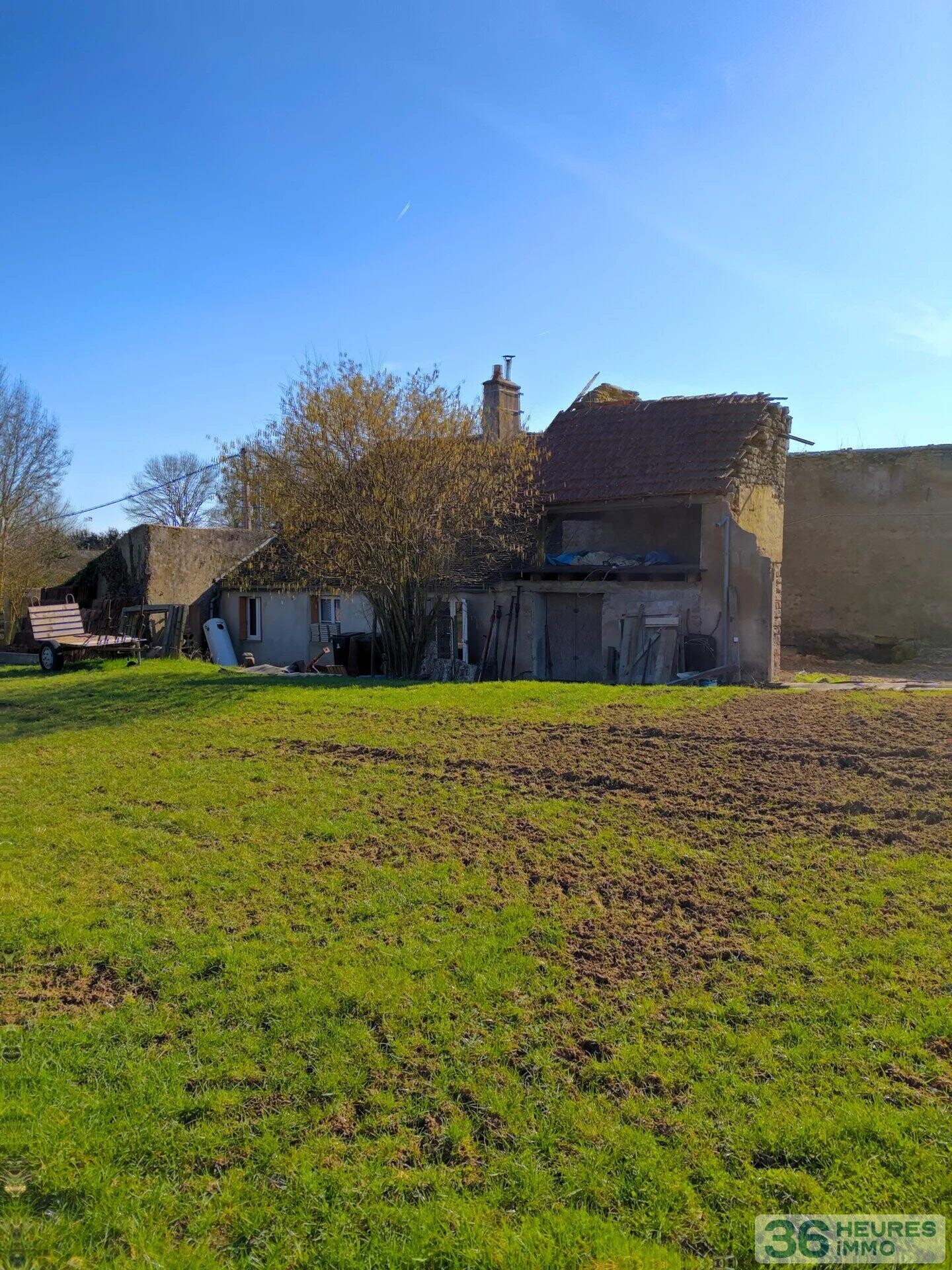 A VENDRE MAISON ANCIENNE A RENOVER SUR 3208m² DE TERRAIN-21390 DOMPIERRE EN MORVAN