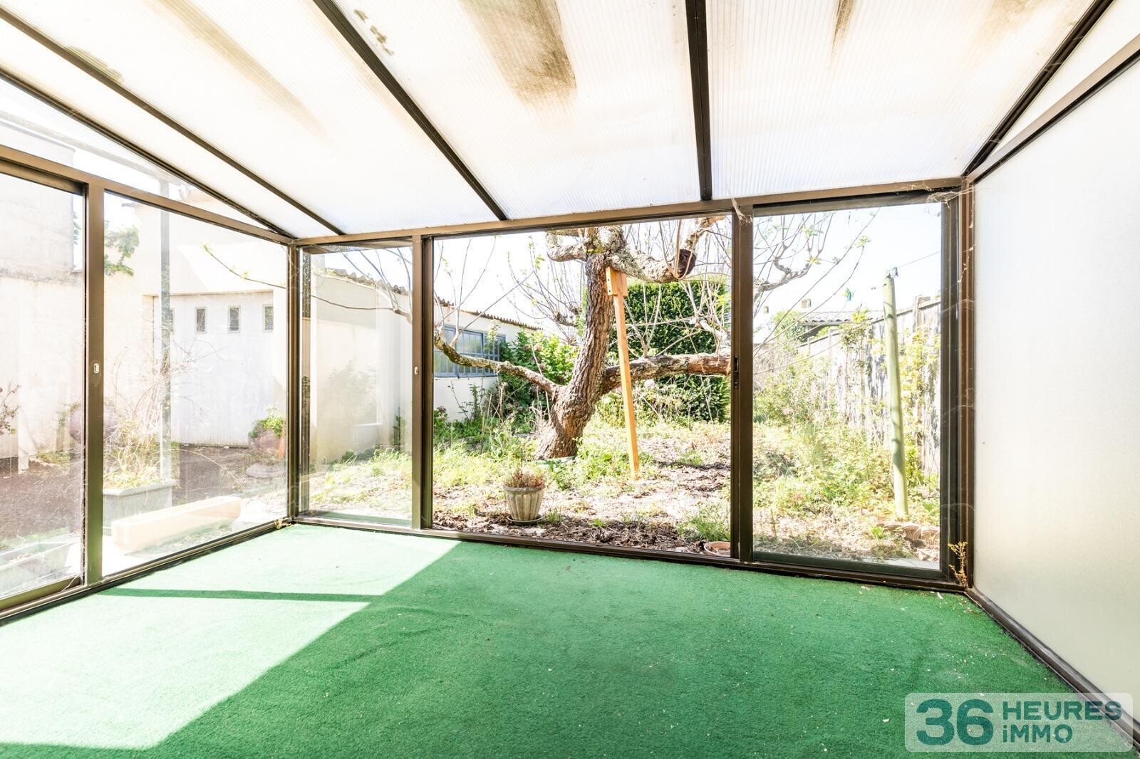 Maison pierre avec garage et jardin 