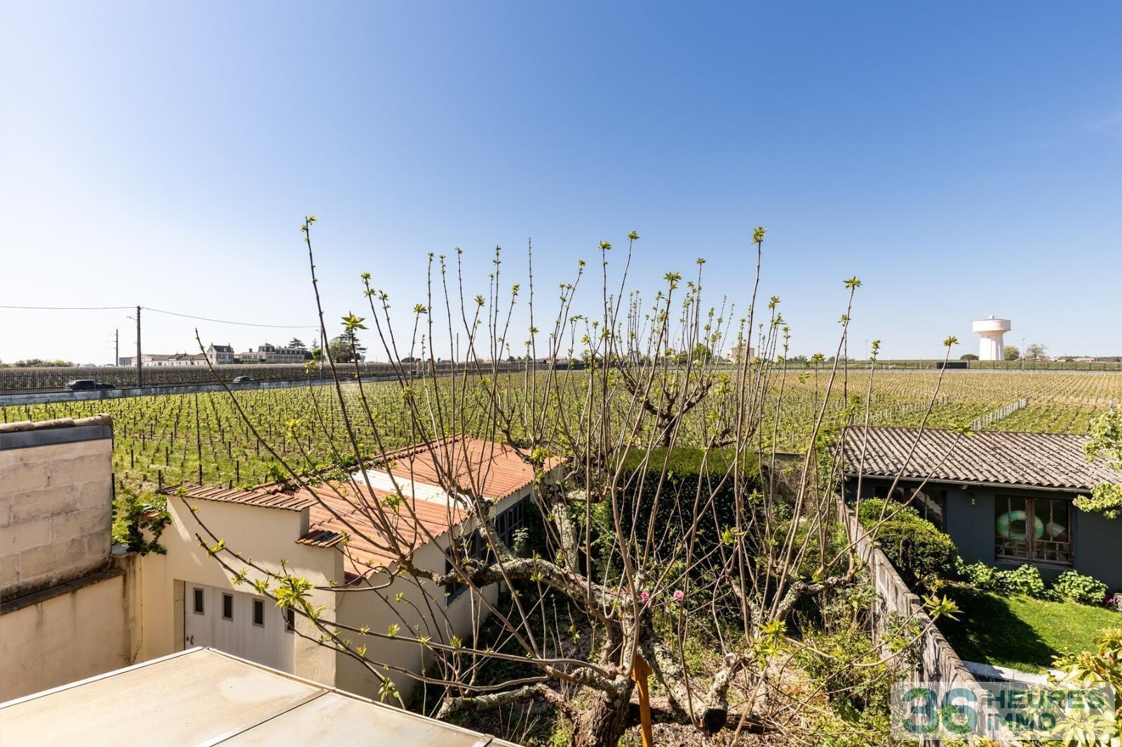 Maison pierre avec garage et jardin 