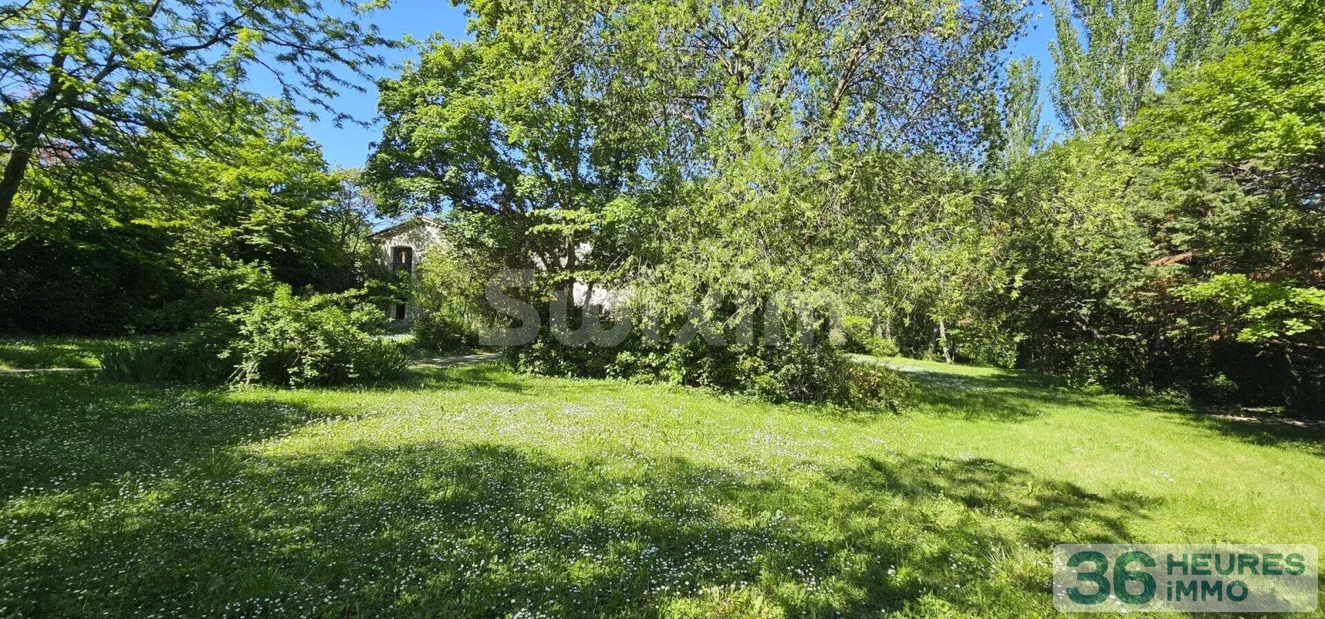 Mas de 345 m² sur 1,9 hectares