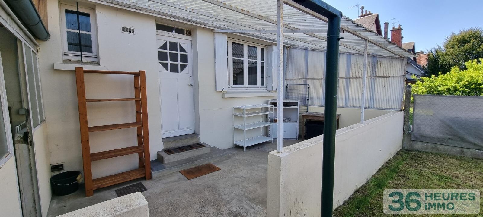 MAISON CITE DES PINS. 