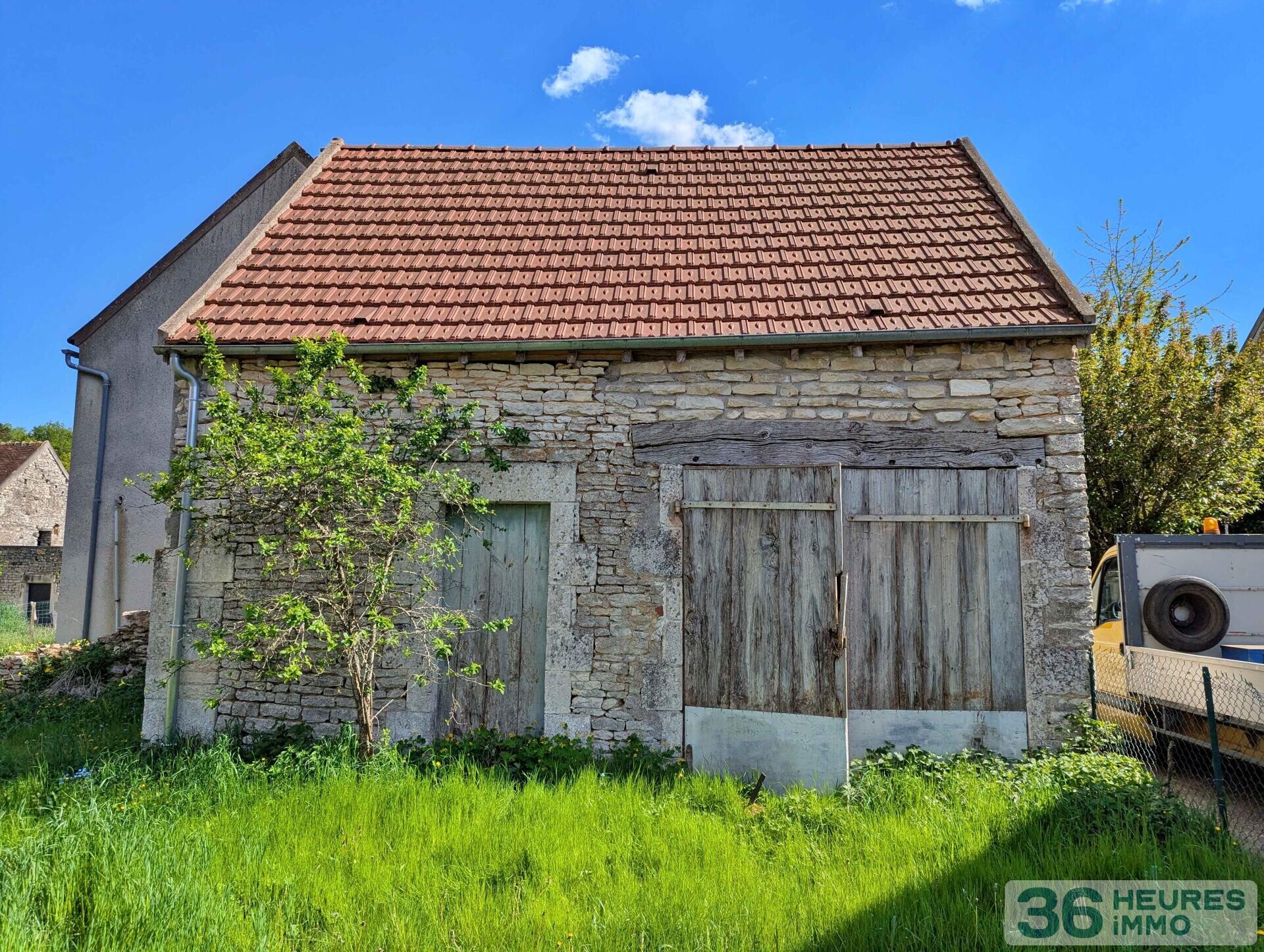 Idéal investisseur ou amateur de projet : Maison à réhabiliter avec dépendances et jardin