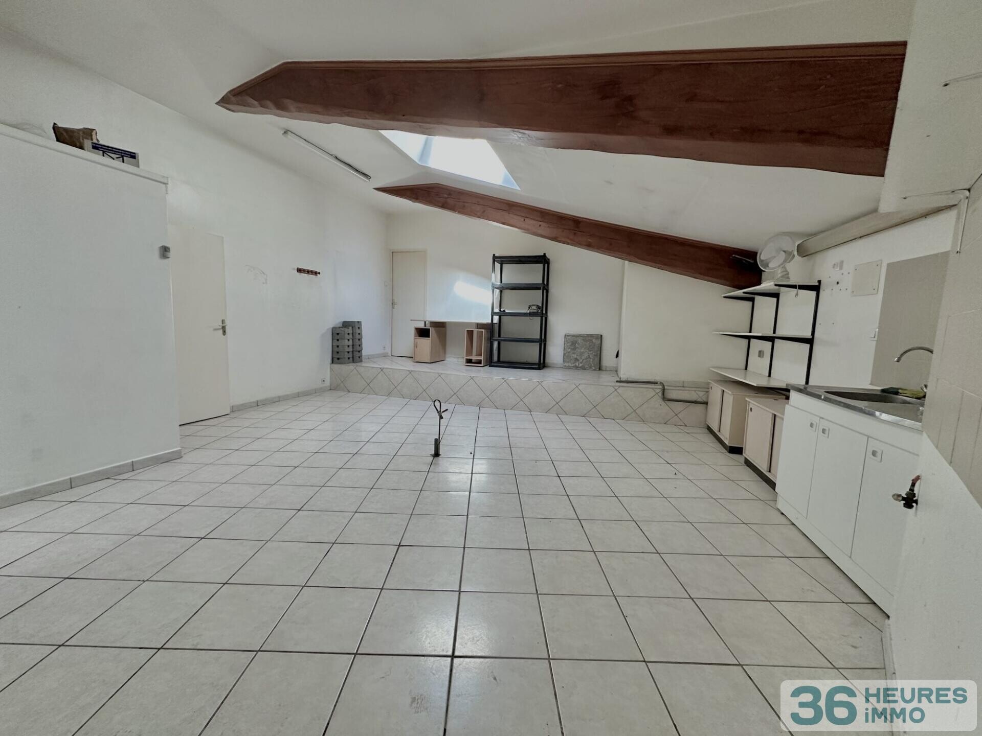 Immeuble avec appartement