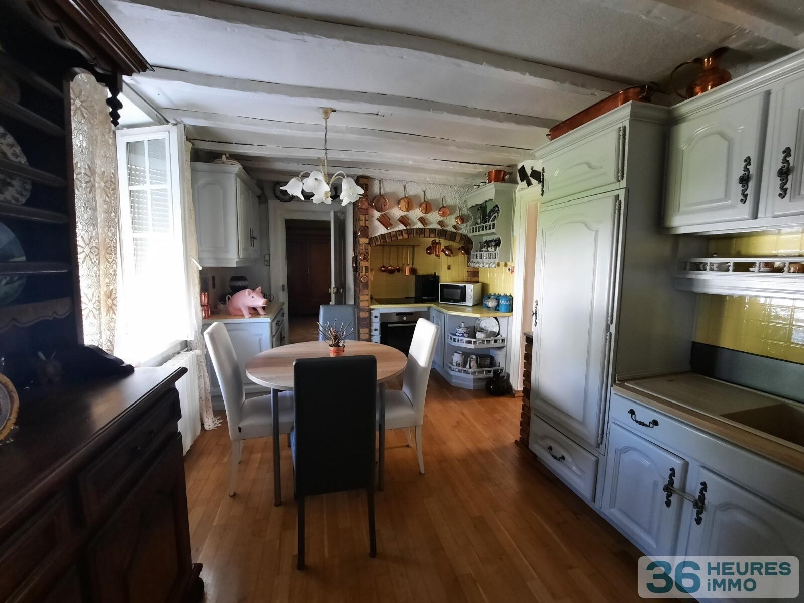 Maison cinq pièces à rénover sur 6a 21ca de terrain