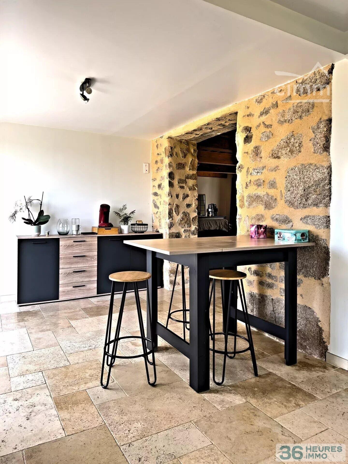 A VENDRE-MAISON DE CARACTERE DE PLAIN-PIED -SECTEUR ST LEGER VAUBAN