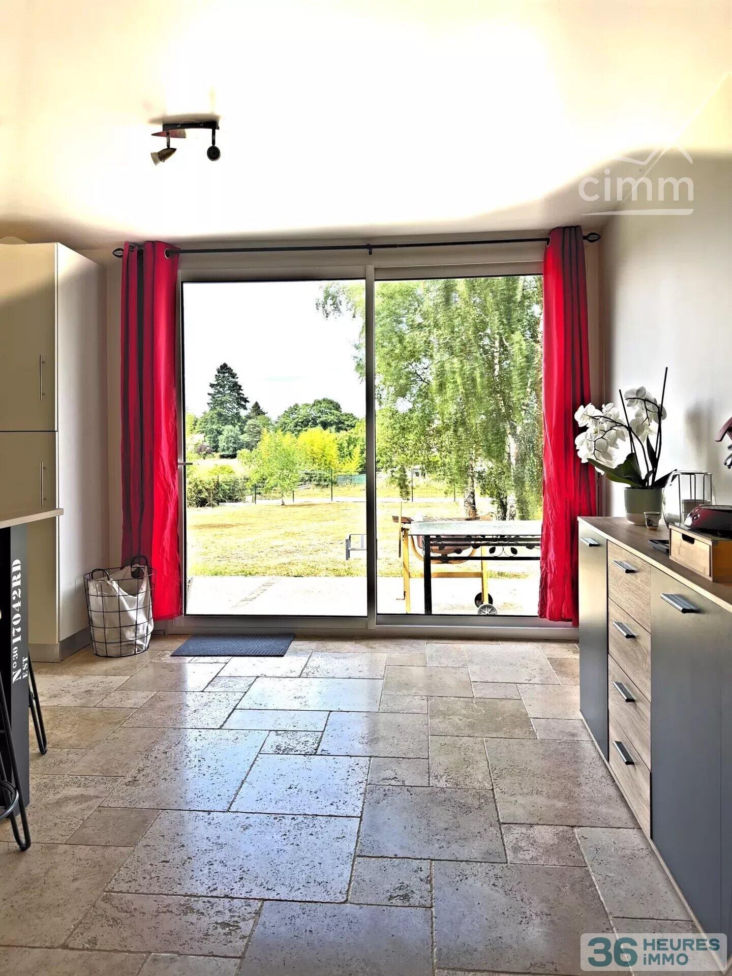 A VENDRE-MAISON DE CARACTERE DE PLAIN-PIED -SECTEUR ST LEGER VAUBAN