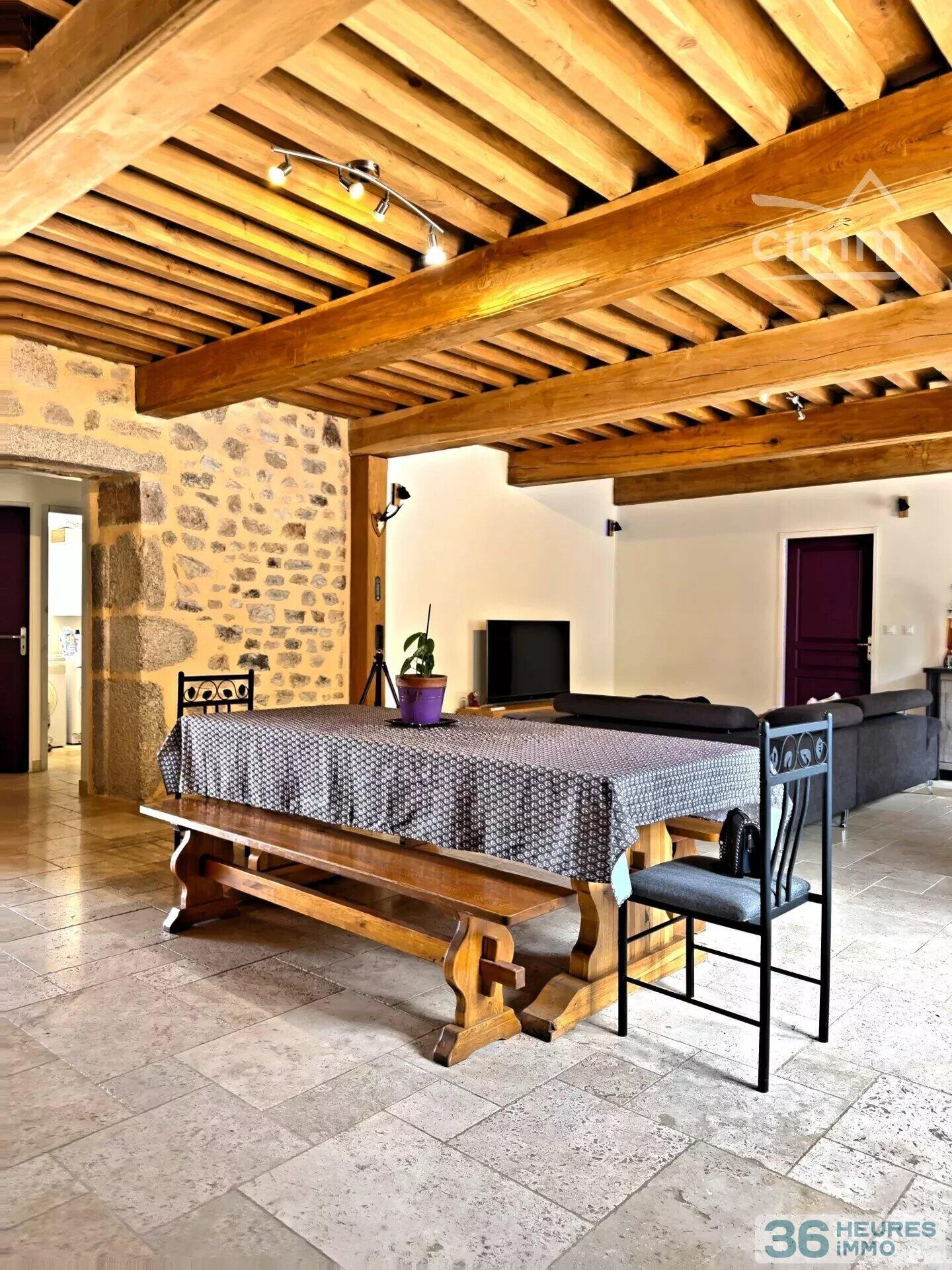 A VENDRE-MAISON DE CARACTERE DE PLAIN-PIED -SECTEUR ST LEGER VAUBAN