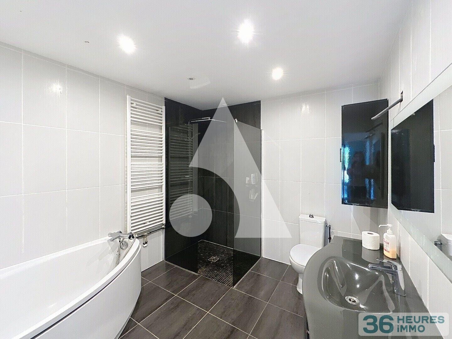 Maison semi-individuelle de 151 m² en semi plain-pied