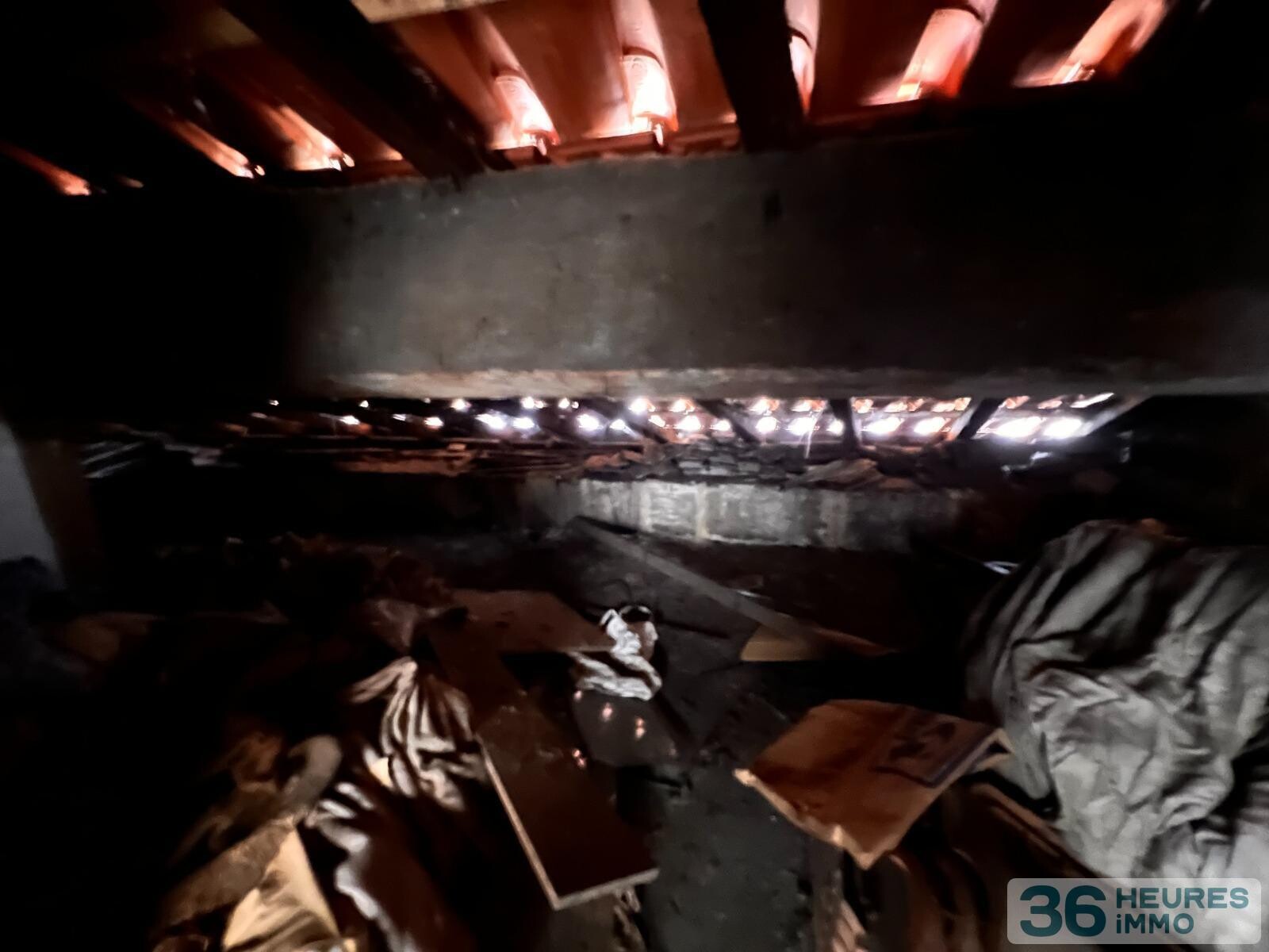 MAISON 7 PIECES . 4 CHS A RENOVER