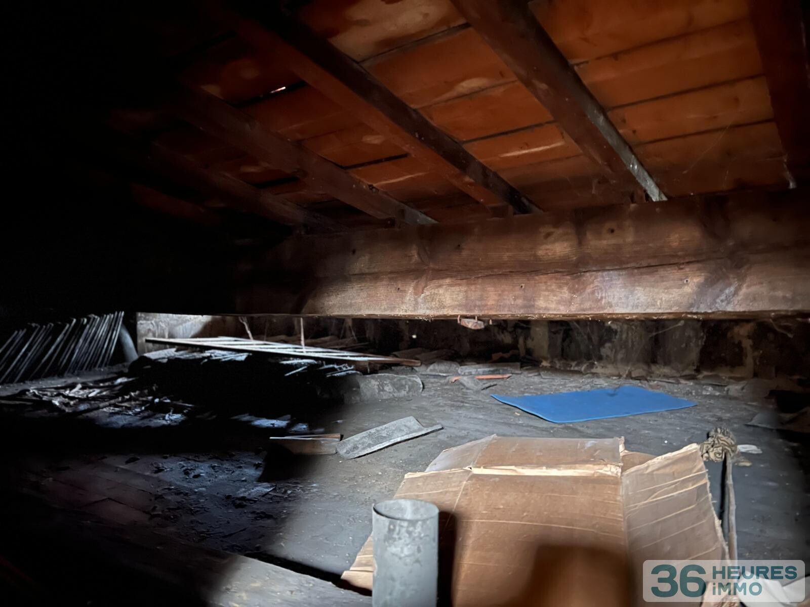 MAISON 7 PIECES . 4 CHS A RENOVER