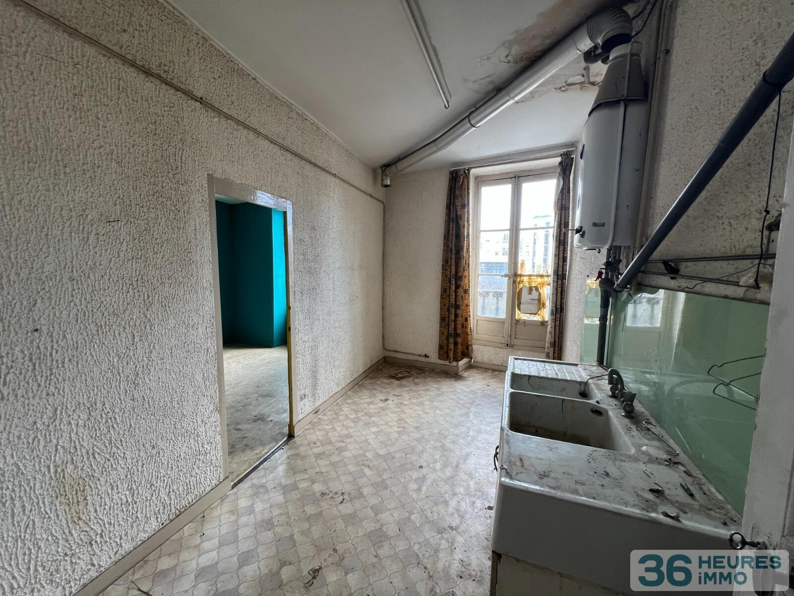 Immeuble situé au MANS devant la Sarthe