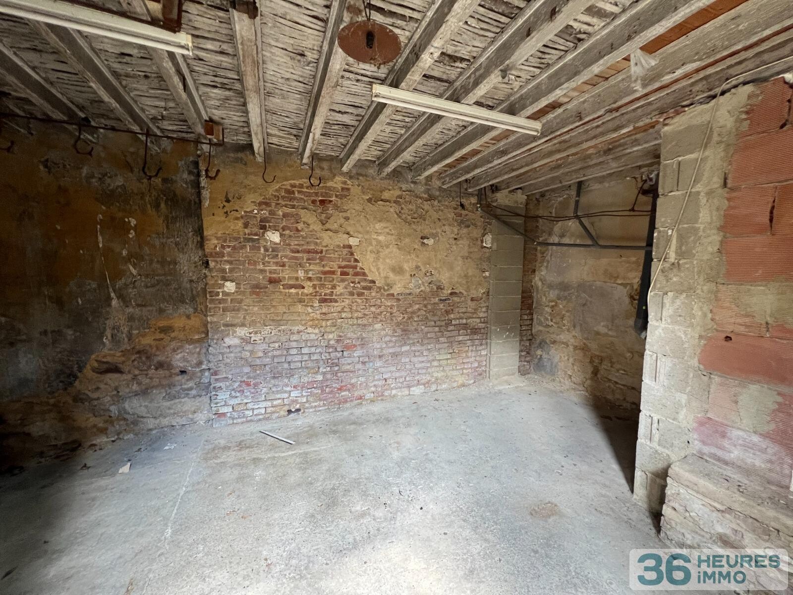 Immeuble situé au MANS devant la Sarthe