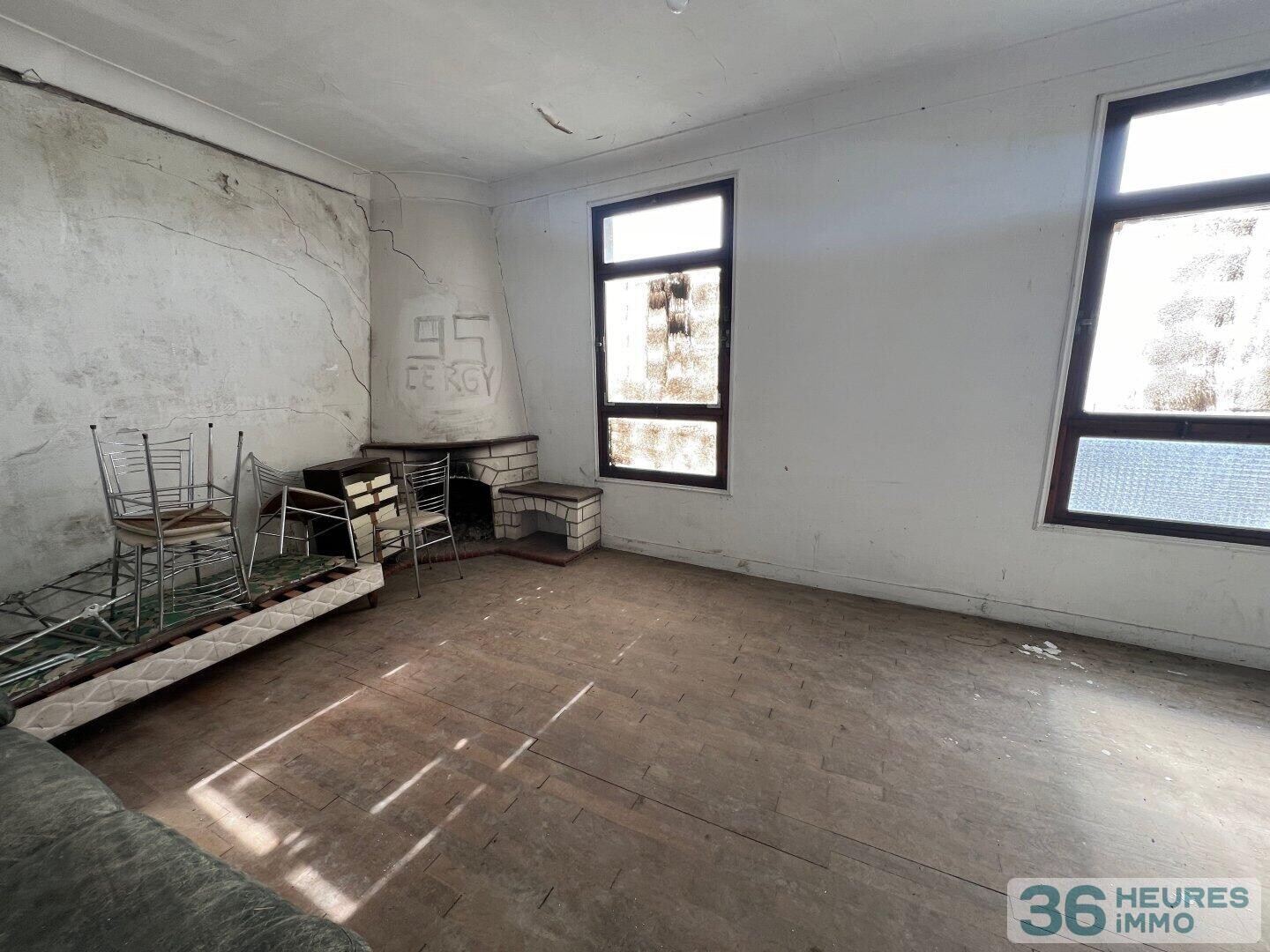 Maison à réhabiliter centre-ville Pontoise - vue imprenable