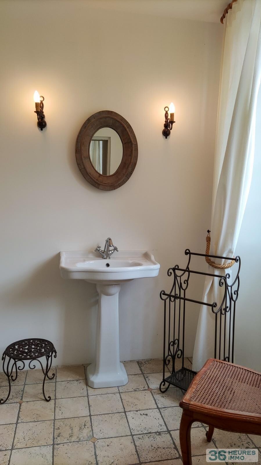 Hôtel particulier au coeur de la citée médiévale de Joyeuse (07)