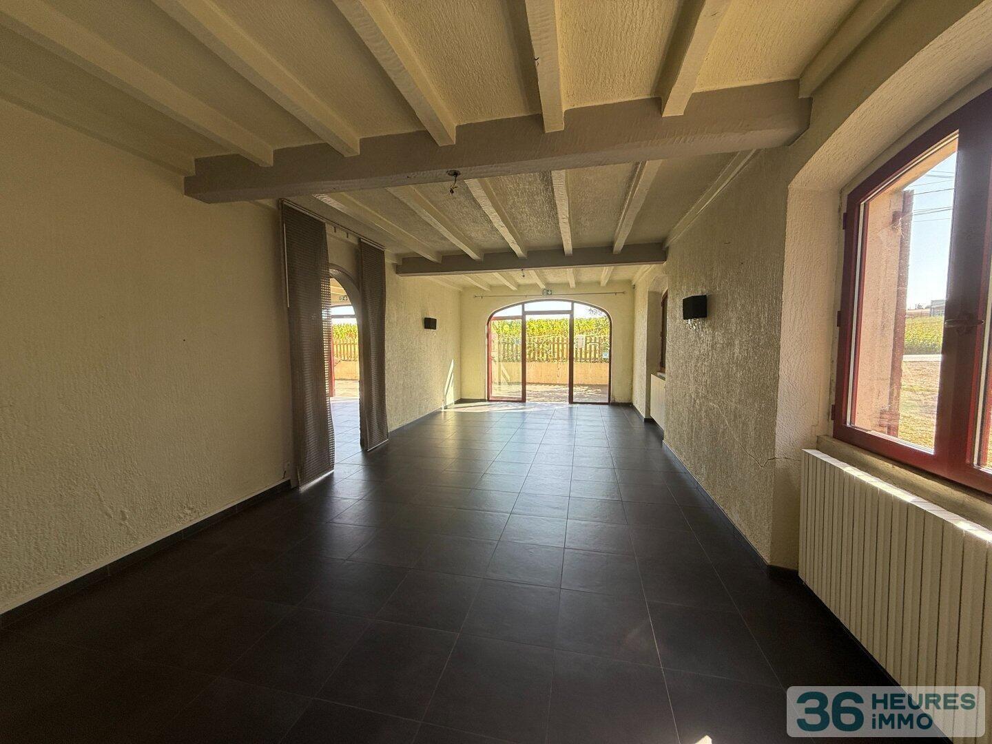 immeuble avec local commercial et appartement