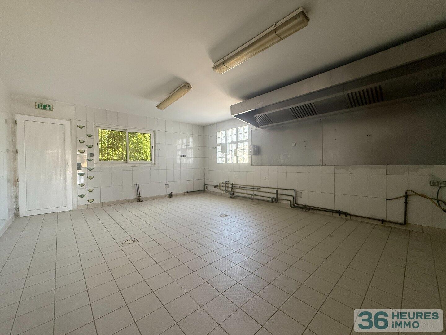 immeuble avec local commercial et appartement