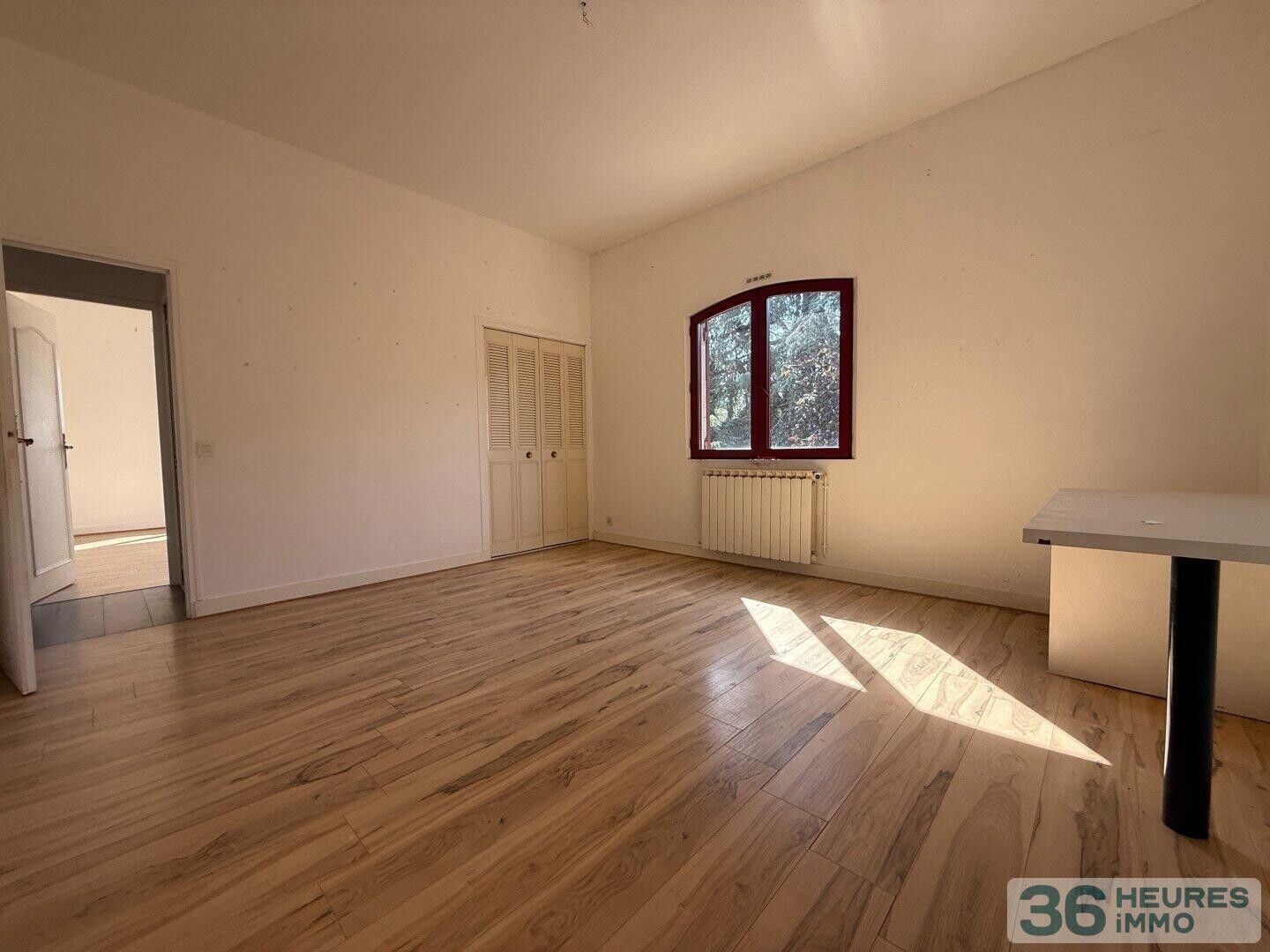 immeuble avec local commercial et appartement