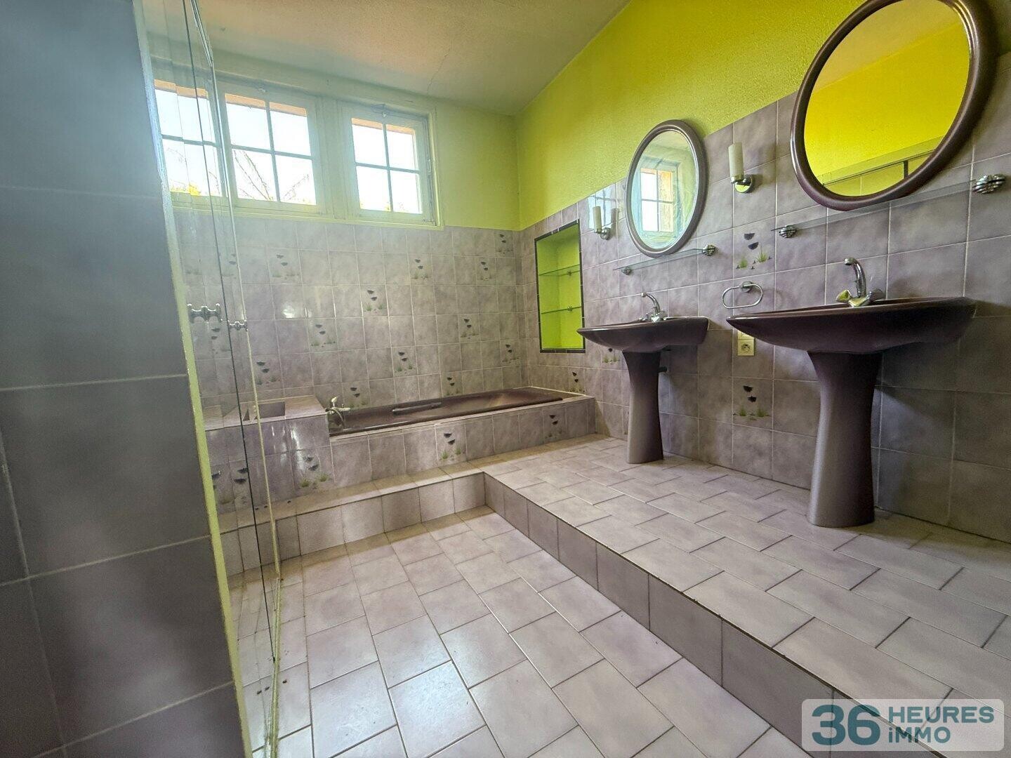 immeuble avec local commercial et appartement