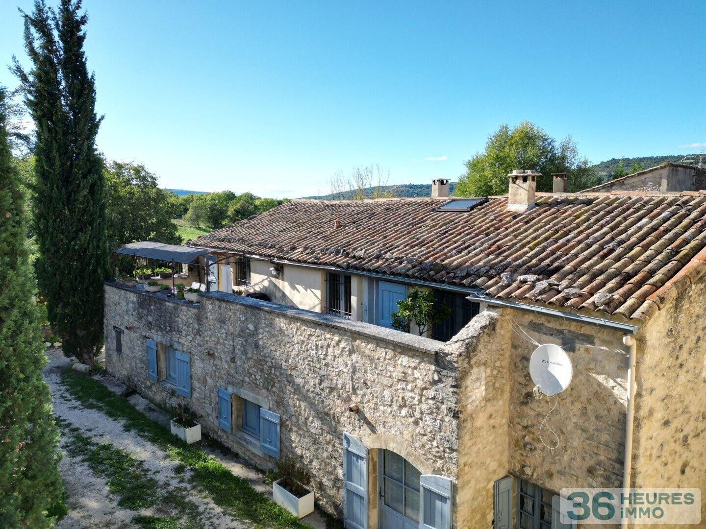 Maison en Pierre et dépendance