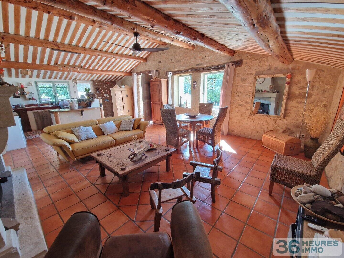 Maison en Pierre et dépendance