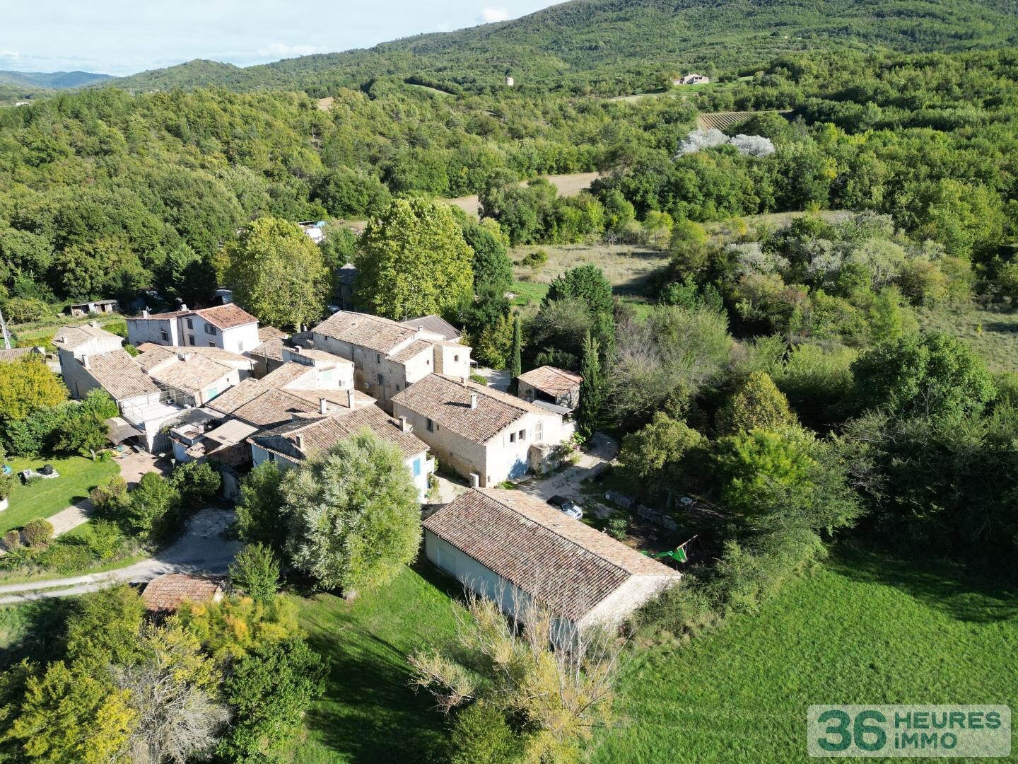 Maison en Pierre et dépendance