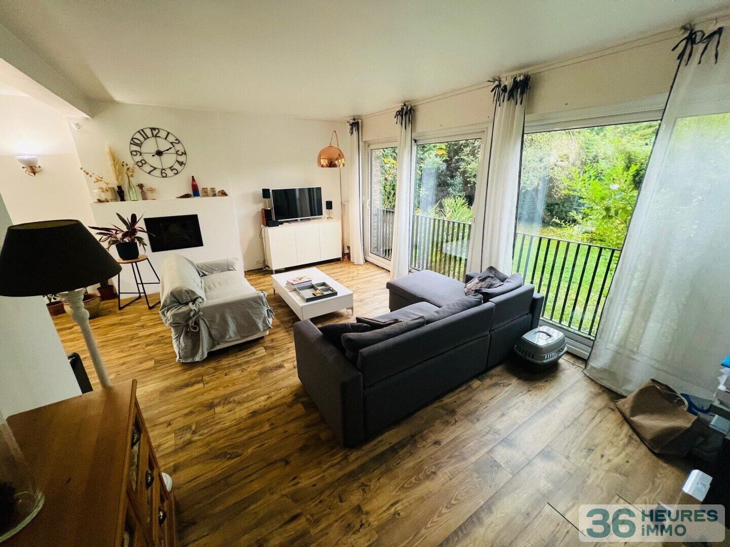 CROIX Beaumont 6 PIECES 135 m² Terrain 747 m² Garage