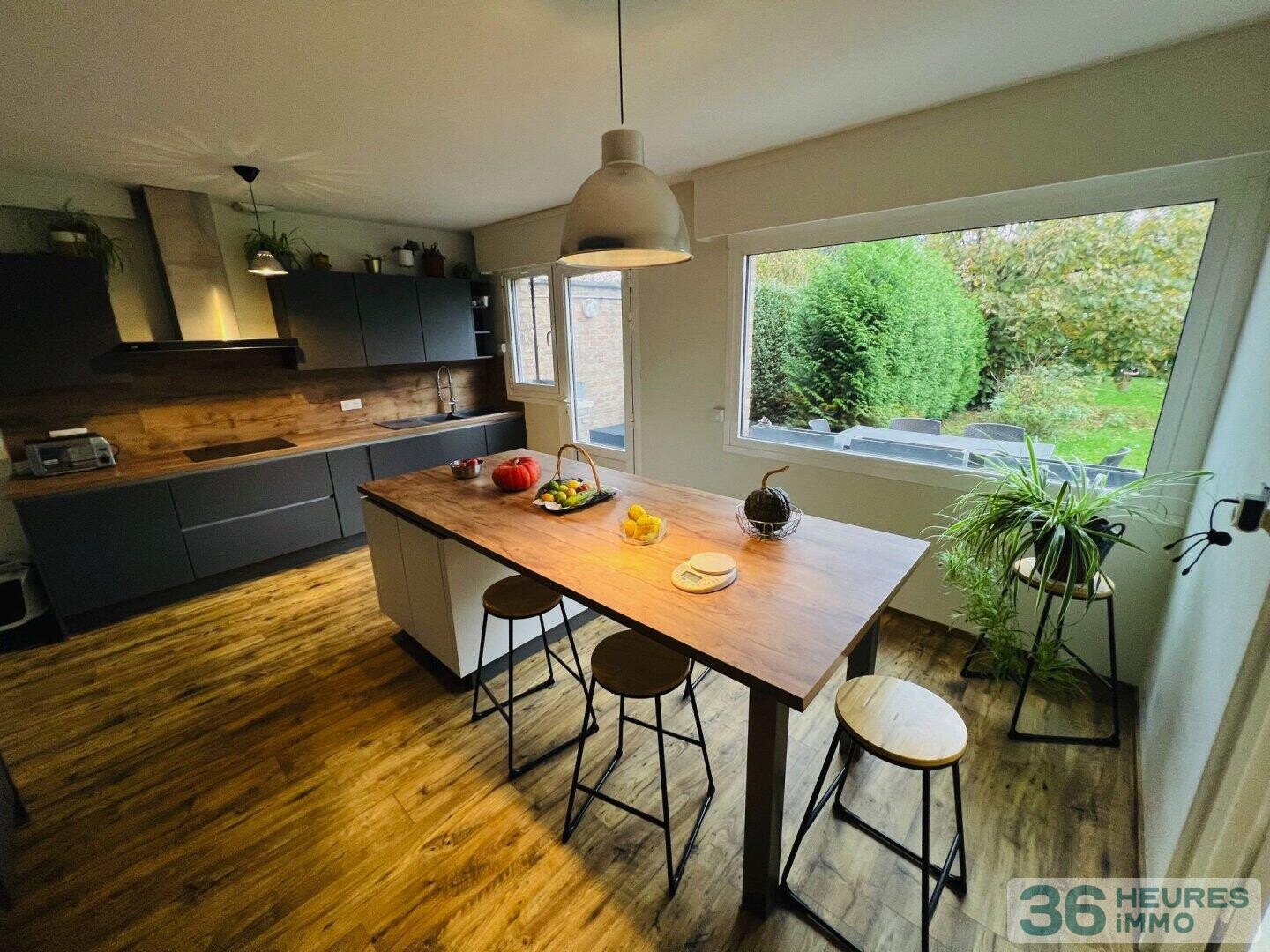 CROIX Beaumont 6 PIECES 135 m² Terrain 747 m² Garage