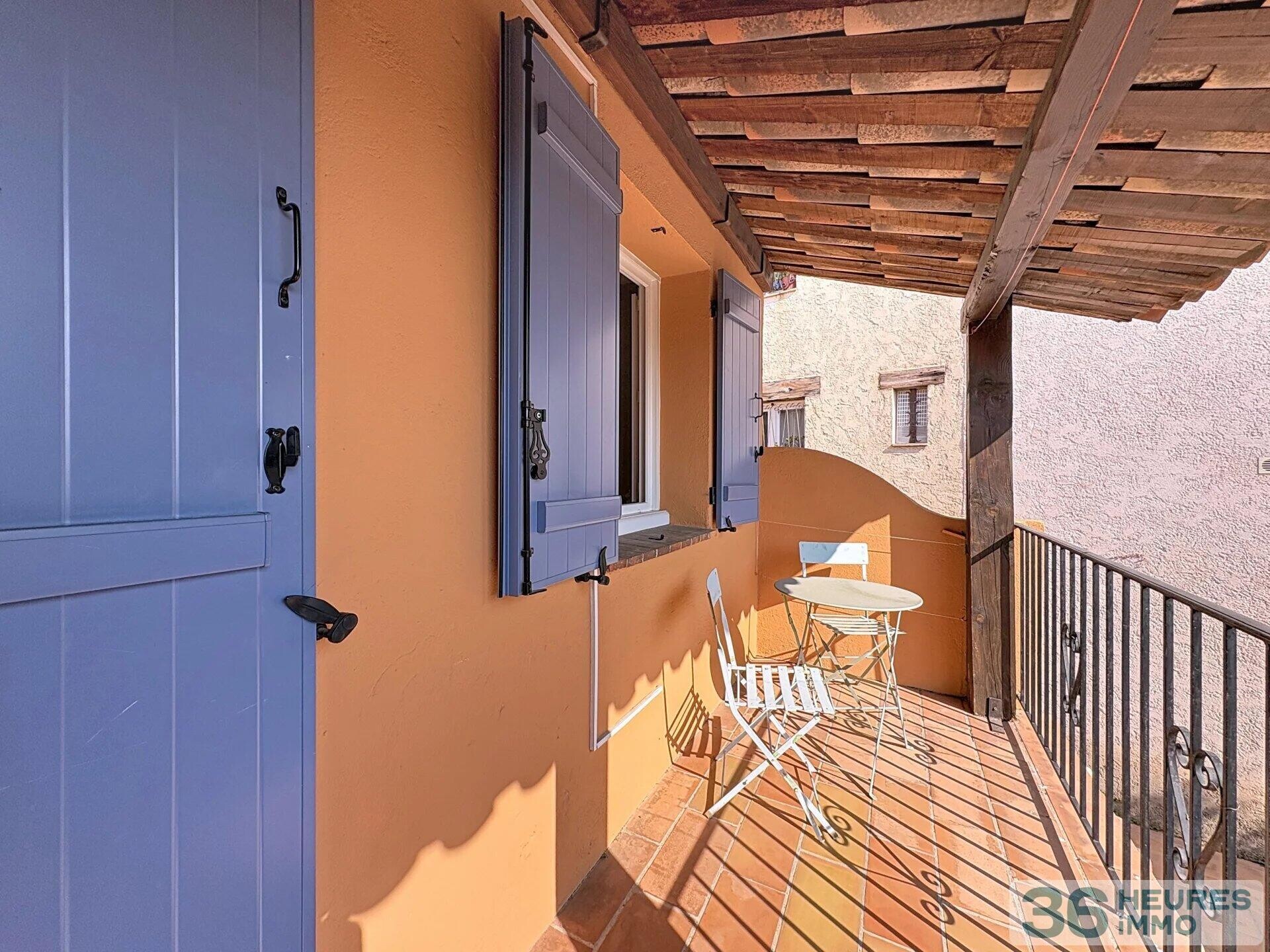 Mouans-Sartoux – Maison de ville F4 traversante avec cour de 44 m²