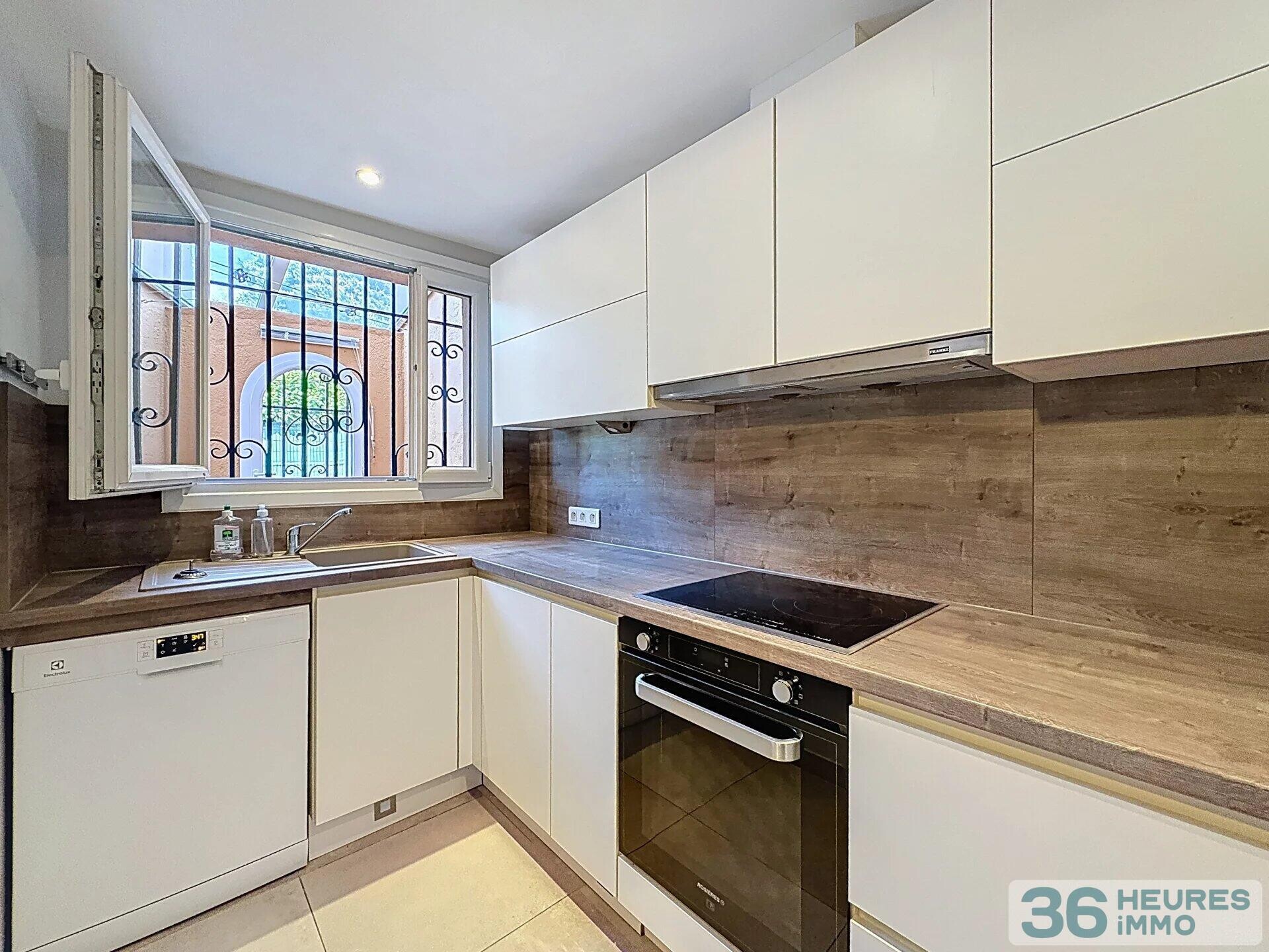 Mouans-Sartoux – Maison de ville F4 traversante avec cour de 44 m²