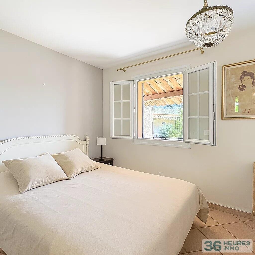 Mouans-Sartoux – Maison de ville F4 traversante avec cour de 44 m²