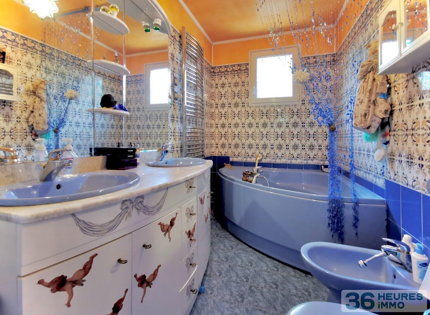 Hérault (34) - A Mireval - Villa plain-pied avec appartement T3 indépendant - 137 m2 sur parcelle piscinable