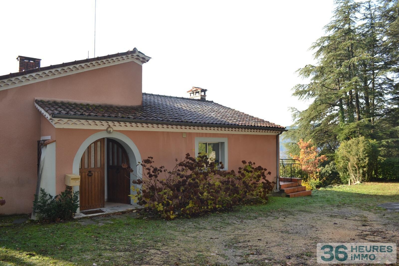 Maison individuelle avec terrain attenant
